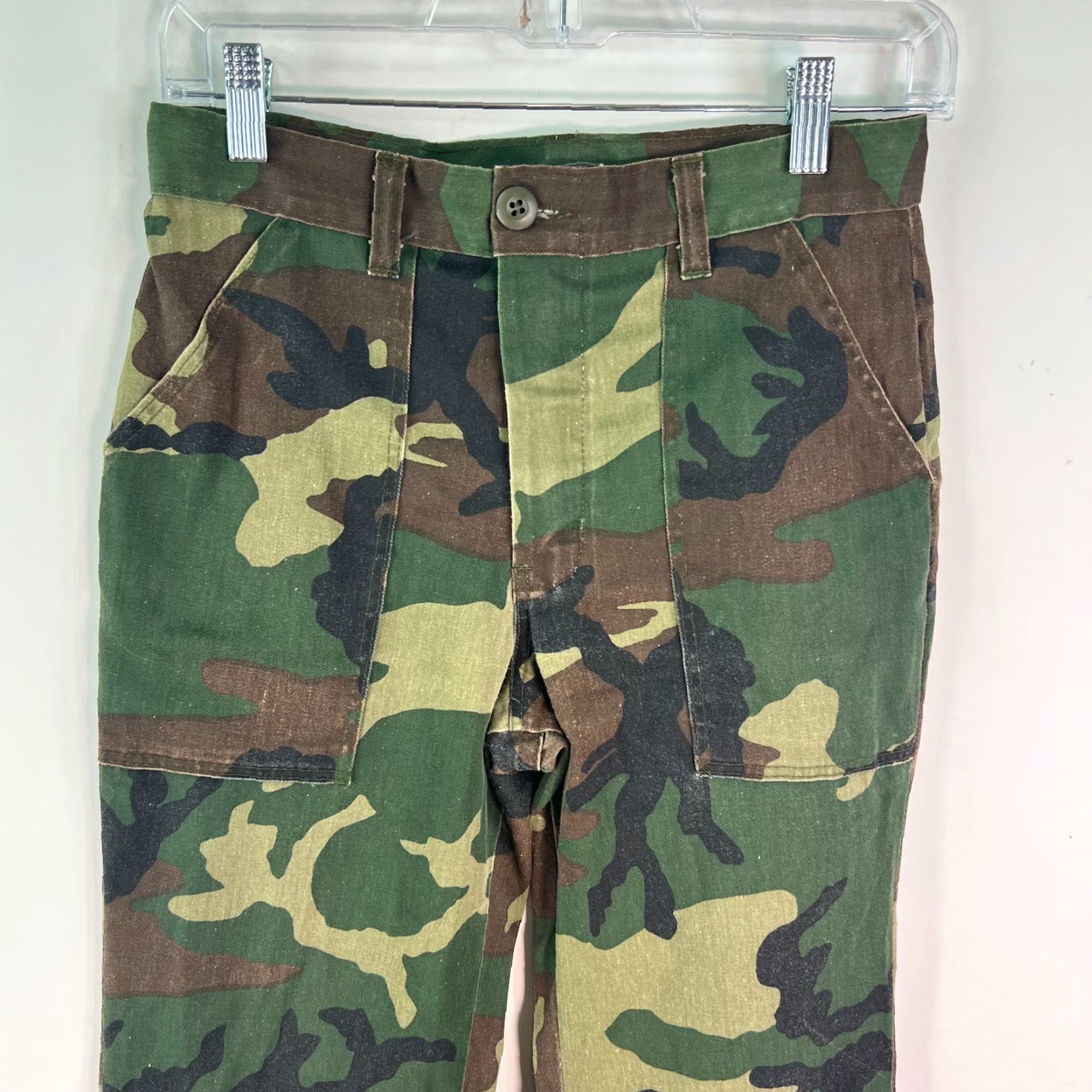 Vintage Womens Camouflage Flat Front Mid Rise Straight Leg Green Chino Pants Size 26X28 Size 26" / US 2 / IT 38 - 3 Thumbnail