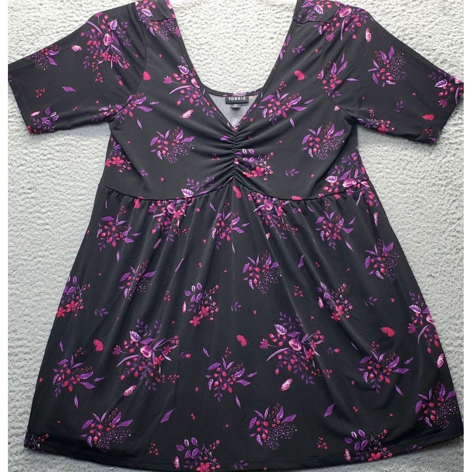 Torrid Torrid Blouse Women Size 00 Floral Multi Deep V Neck Pleated Boho Peplum Shirt Size XXS / US 00 / IT 34 - 2 Thumbnail