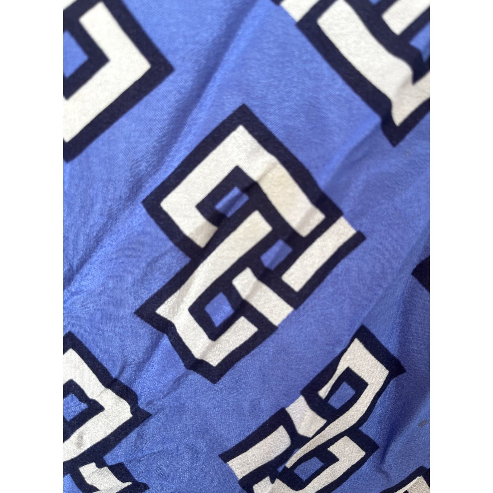 Vintage VINTAGE Adolfo Scarf Silk Blend Geometric Blue White Black Women Scarf Everyday Geometric Pattern Women Size ONE SIZE - 5 Thumbnail