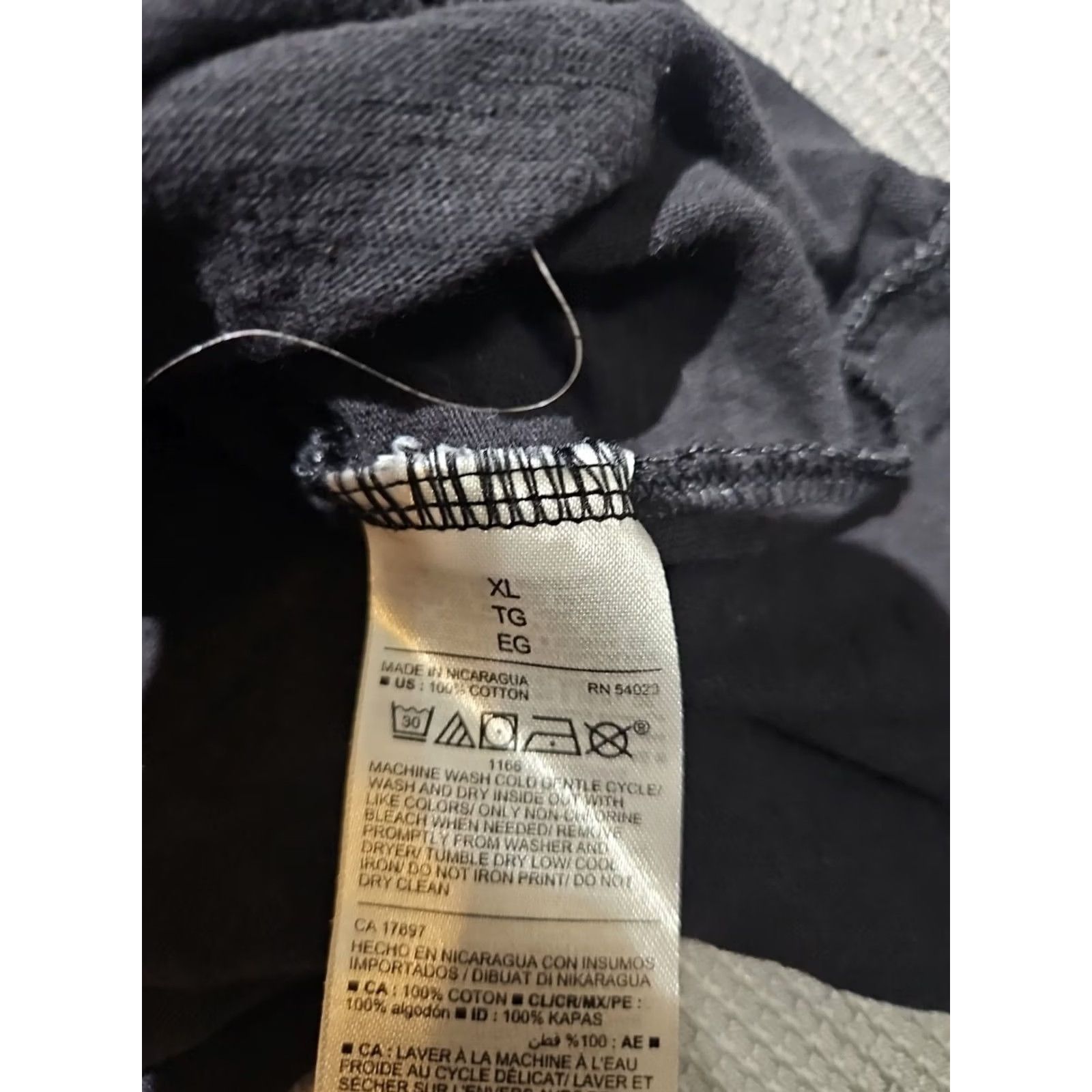 Old Navy Old Navy Shirt Womens XL Black Rainbow Pineapple Happiness Graphic Tee Size XL / US 12-14 / IT 48-50 - 6 Thumbnail