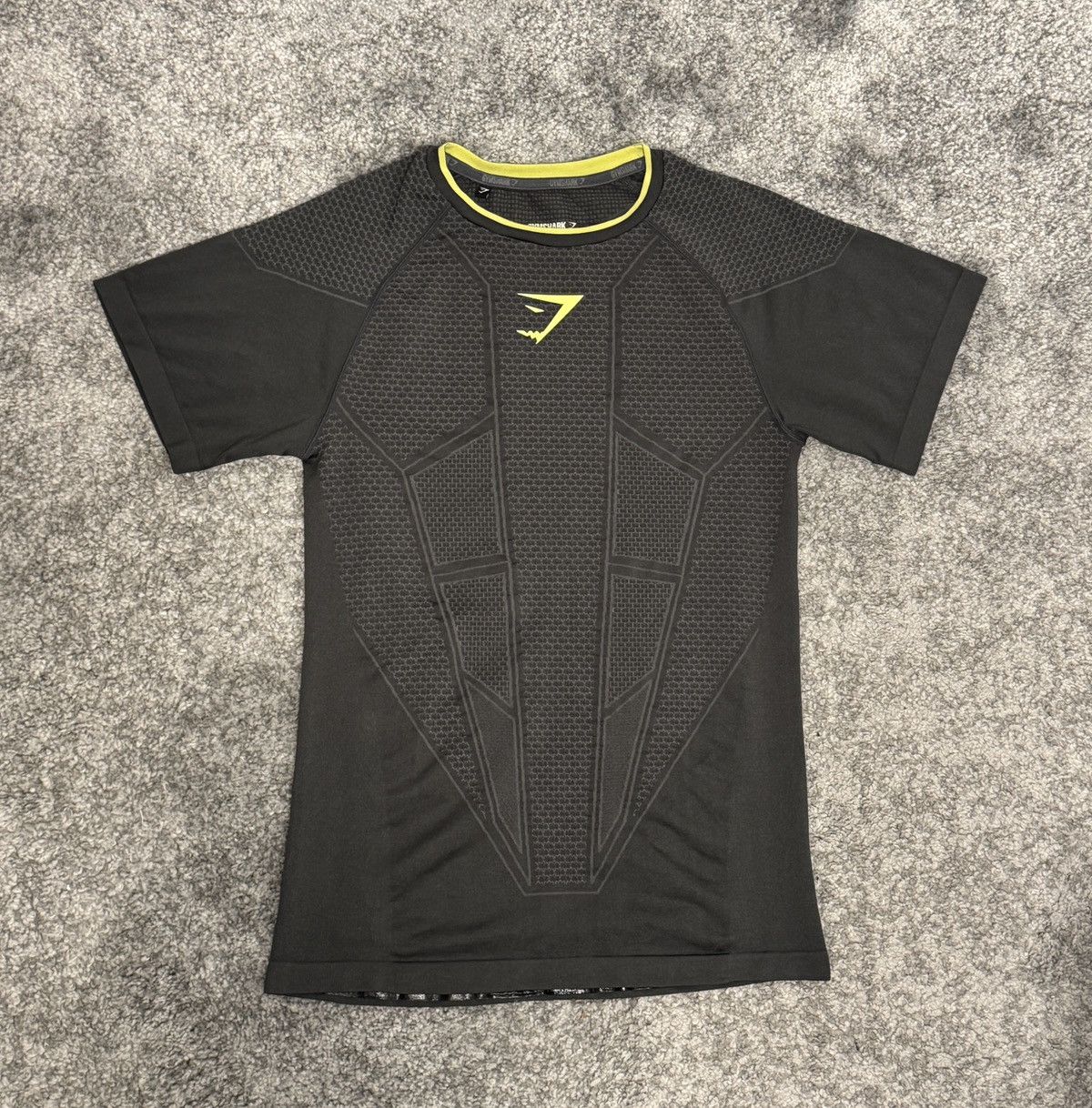 Gymshark Onyx v1 t-shirt grey/yellow David laid very rare og