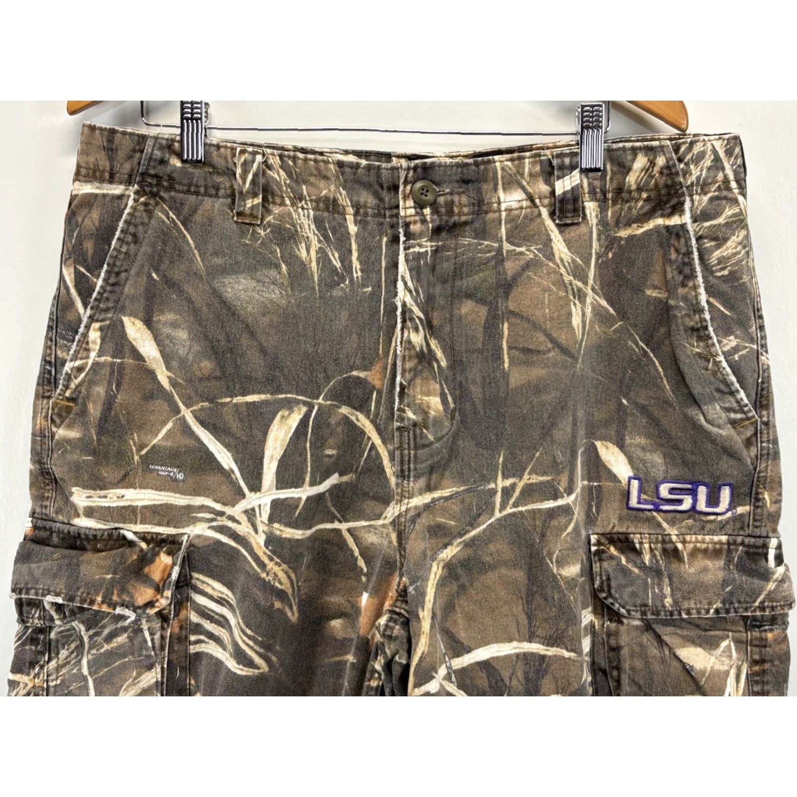 Realtree Realtree The Game LSU Camo Cargo Shorts Men’s 38x10 Cargo Cotton Embroidered Multicolor Camouflage LSU College 38 Mens Size US 38 / EU 54 - 3 Thumbnail