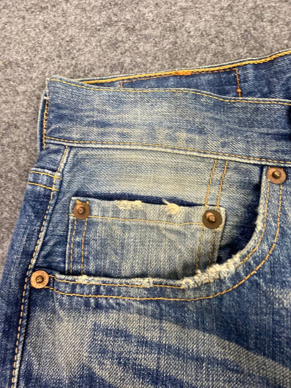 Levi's vintage levis 501 distressed denim nice design Size US 31 - 13 Thumbnail