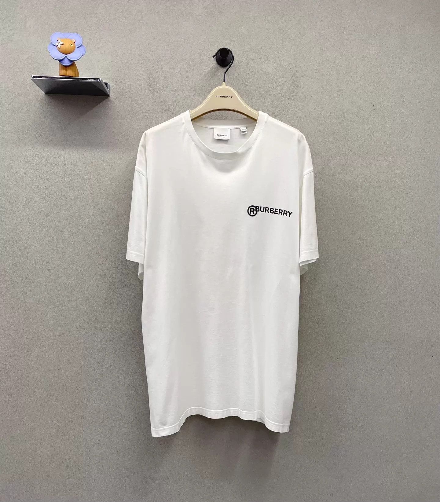 Burberry White Short Sleeve T-Shirt - Size M Size US M / EU 48-50 / 2 - 1 Thumbnail