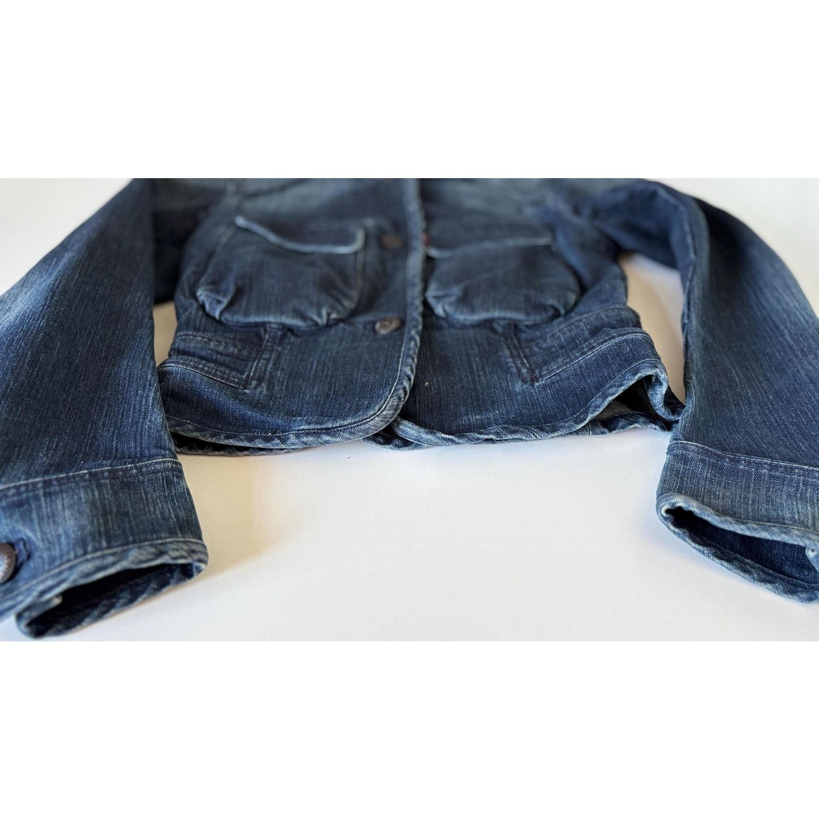 Levi's Vintage Levi’s Blue Denim Jacket Women’s Short Fit Y2K Size US M / EU 48-50 / 2 - 4 Thumbnail
