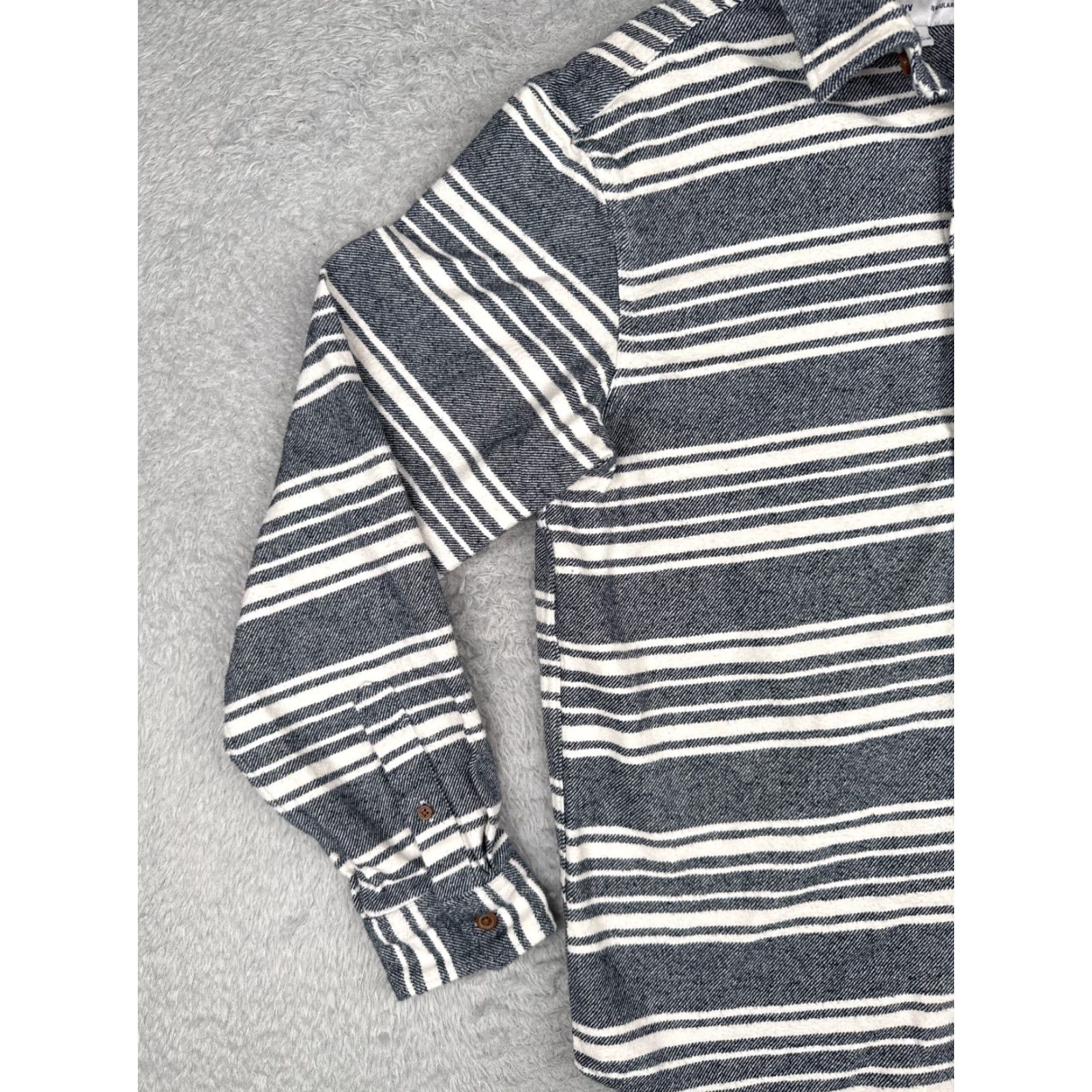 Old Navy Old Navy Shirt Men Large Blue White Stripe Long Sleeve Cotton Pocket Shirt Size US L / EU 52-54 / 3 - 3 Thumbnail