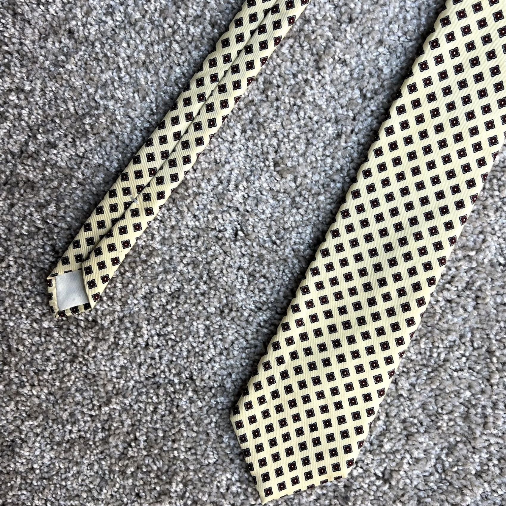 Vintage Silk Tie Mens One Size Yellow Geometric Classic Dress Necktie Handmade Italy Size ONE SIZE - 2 Thumbnail