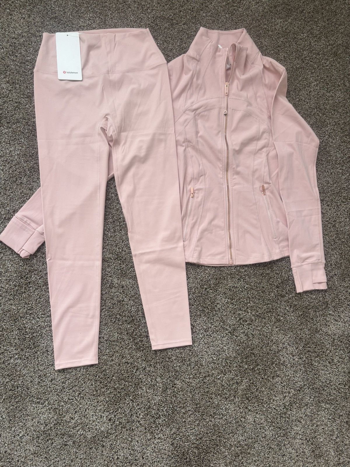 Lululemon Lululemon women’s two piece pink set Size M / US 6-8 / IT 42-44 - 1 Thumbnail