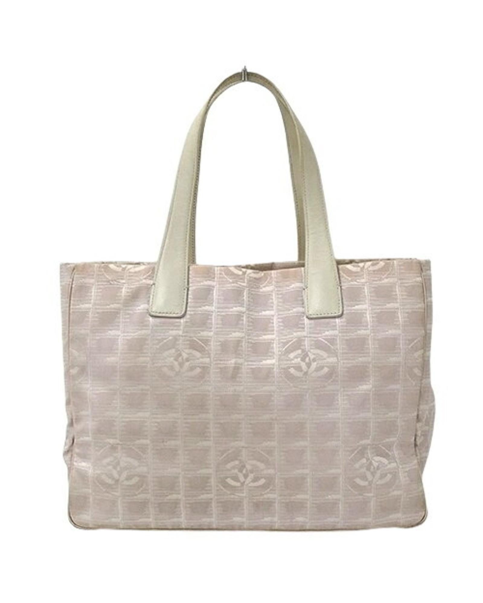 image of Chanel Versatile Pink Nylon Bag For Fashionable Women