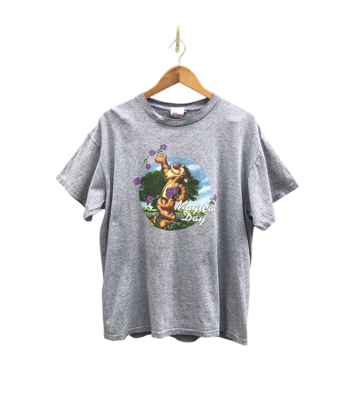 Vintage Vintage Disney Tigger Magical Day Tee Size US L / EU 52-54 / 3 - 4 Thumbnail