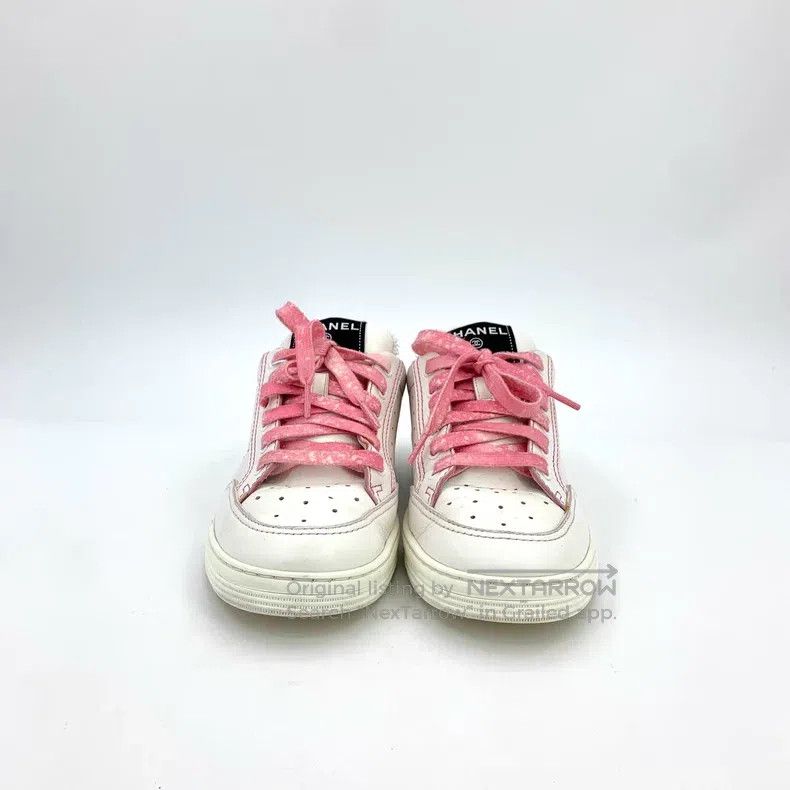 Chanel Chanel White plush lace-lacing sneakers Size US 7.5 / IT 37.5 - 3 Thumbnail