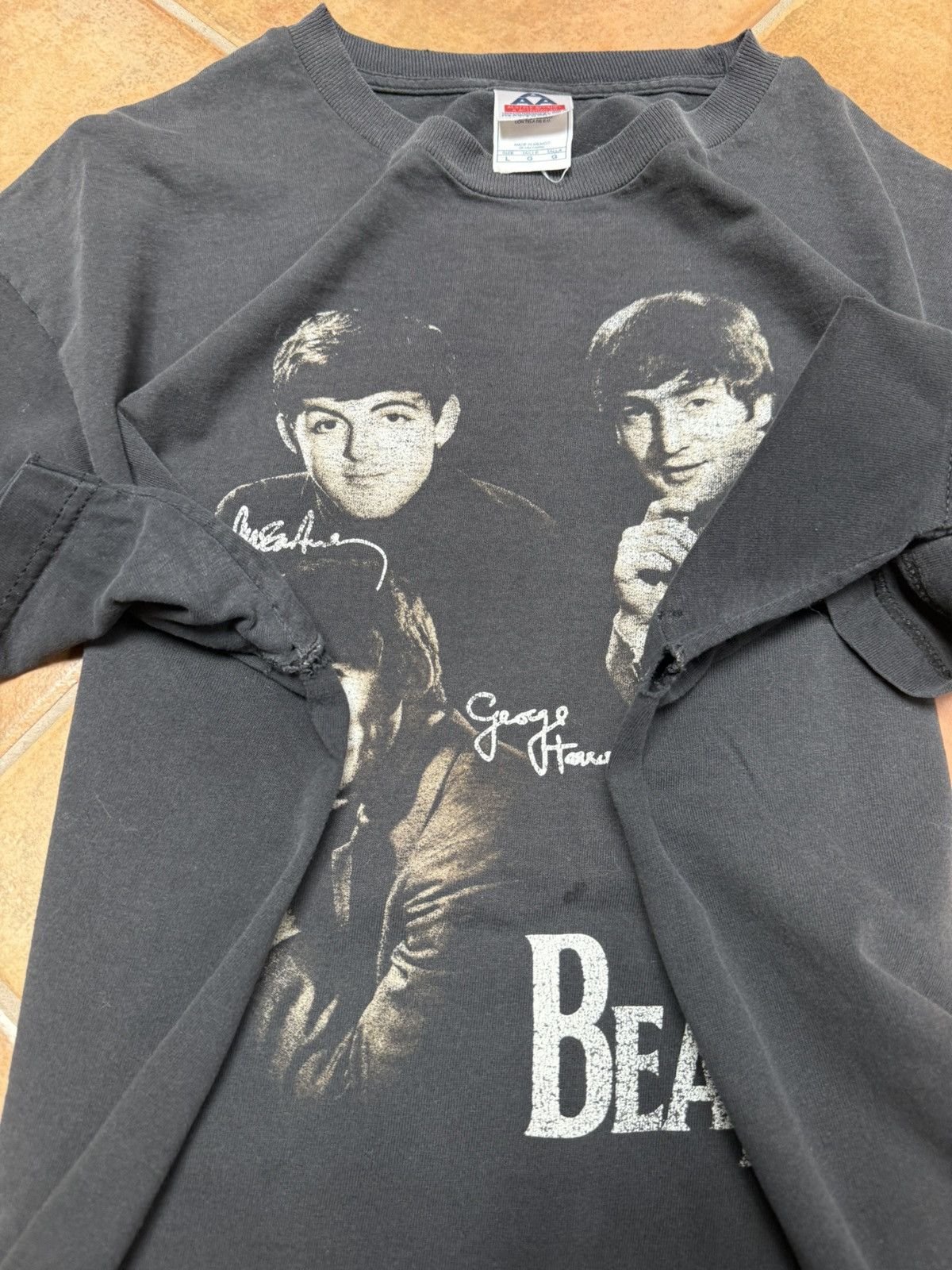 Band Tees Y2k Faded Beatles Band tee Size US L / EU 52-54 / 3 - 4 Thumbnail