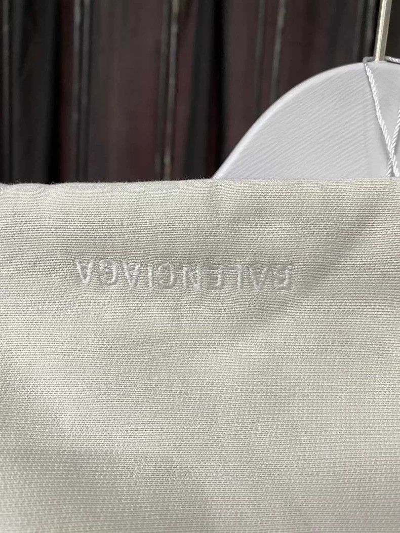 Balenciaga Balenciaga Embroidered sweater hoodie Size US XS / EU 42 / 0 - 5 Thumbnail
