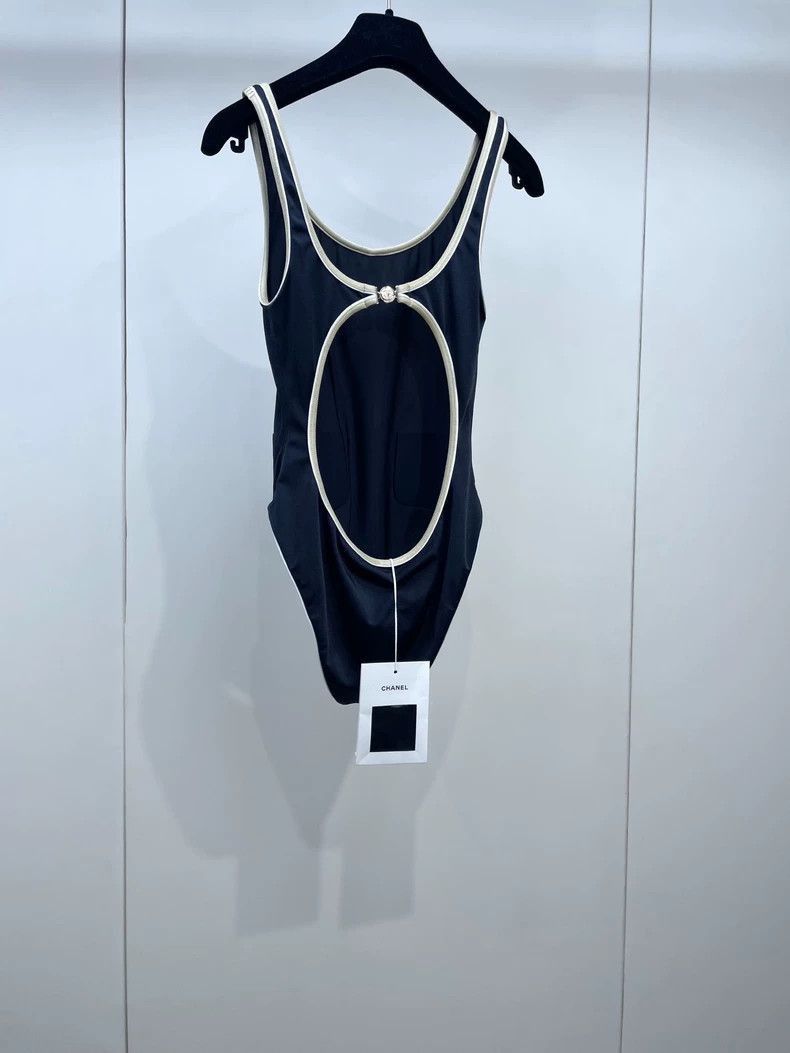 Chanel Chanel 25s Coco Beach One-Piece Size US 34 / EU 50 - 2 Thumbnail