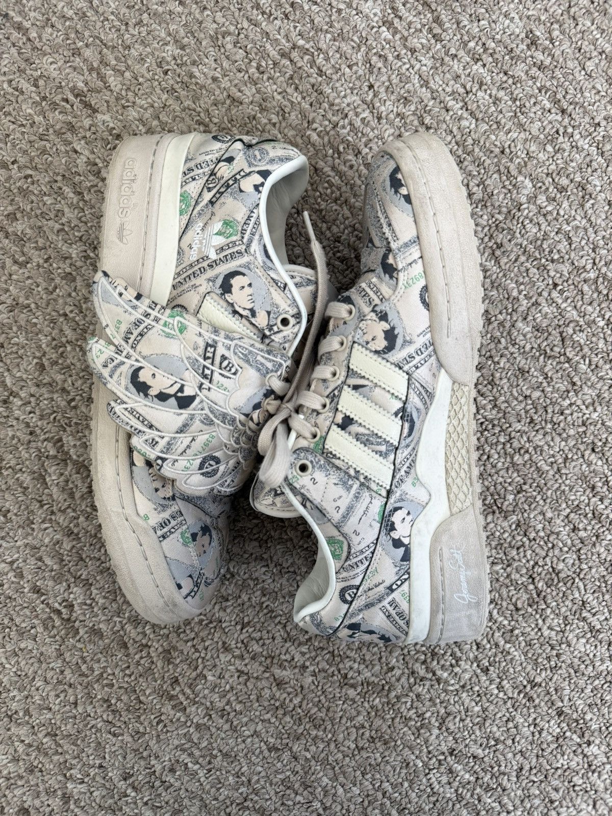 Jeremy scott wings