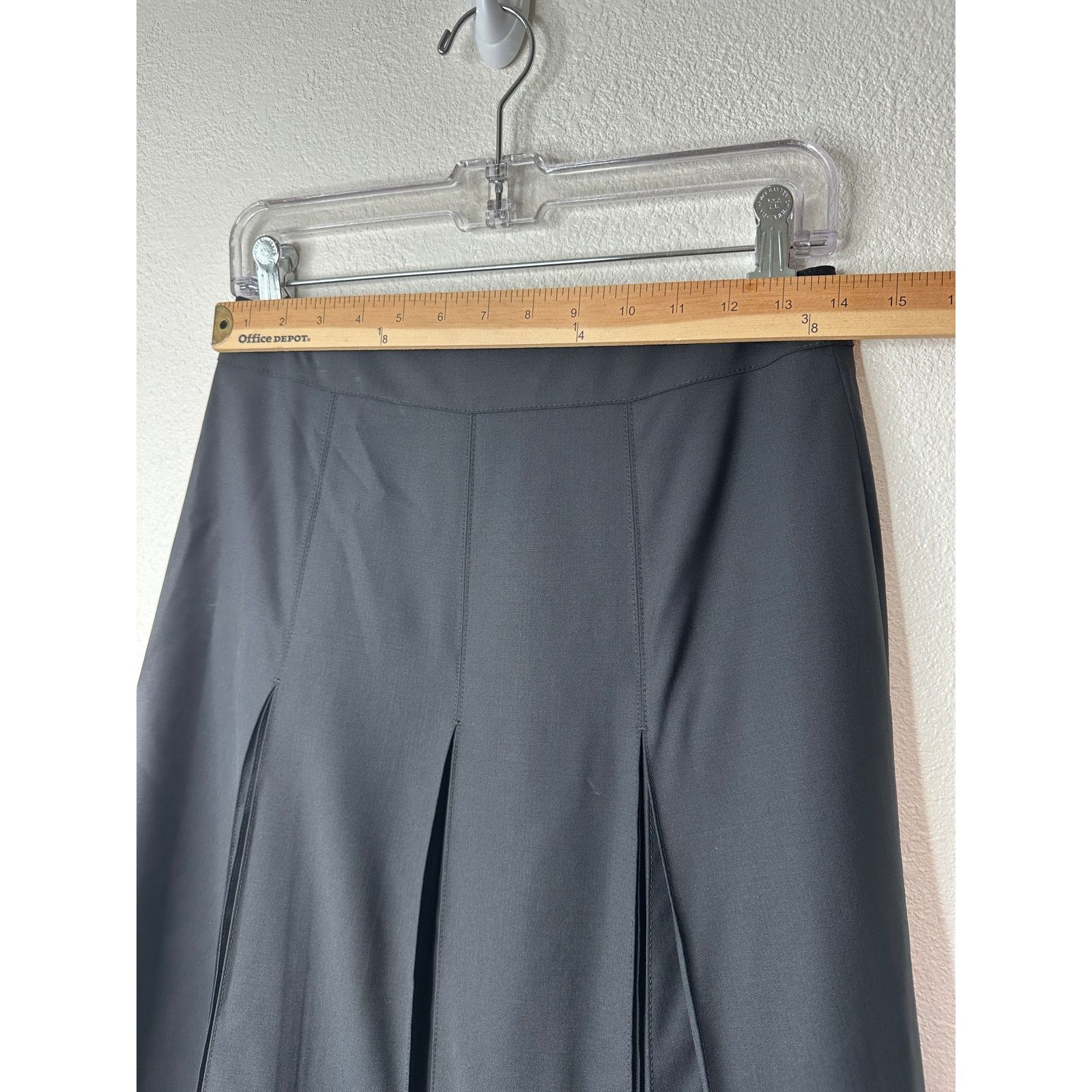 Burberry Burberry Black Pleated A-Line Skirt Side Zip Knee Length 23” Size 27" / US 4 / IT 40 - 10 Thumbnail