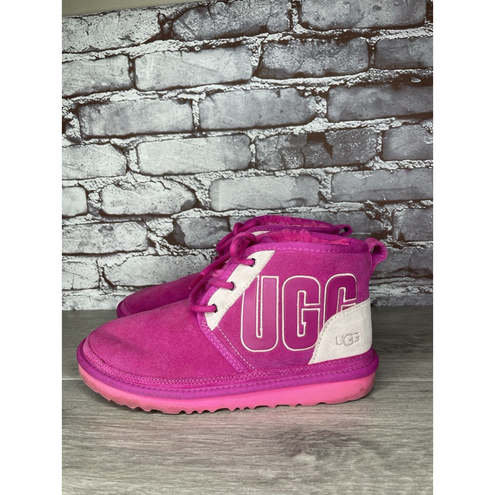 Ugg UGG PINK 🎀 Neumel Graphic Outline Authentic Fur Boots Kids Size US 6 / IT 36 - 21 Thumbnail