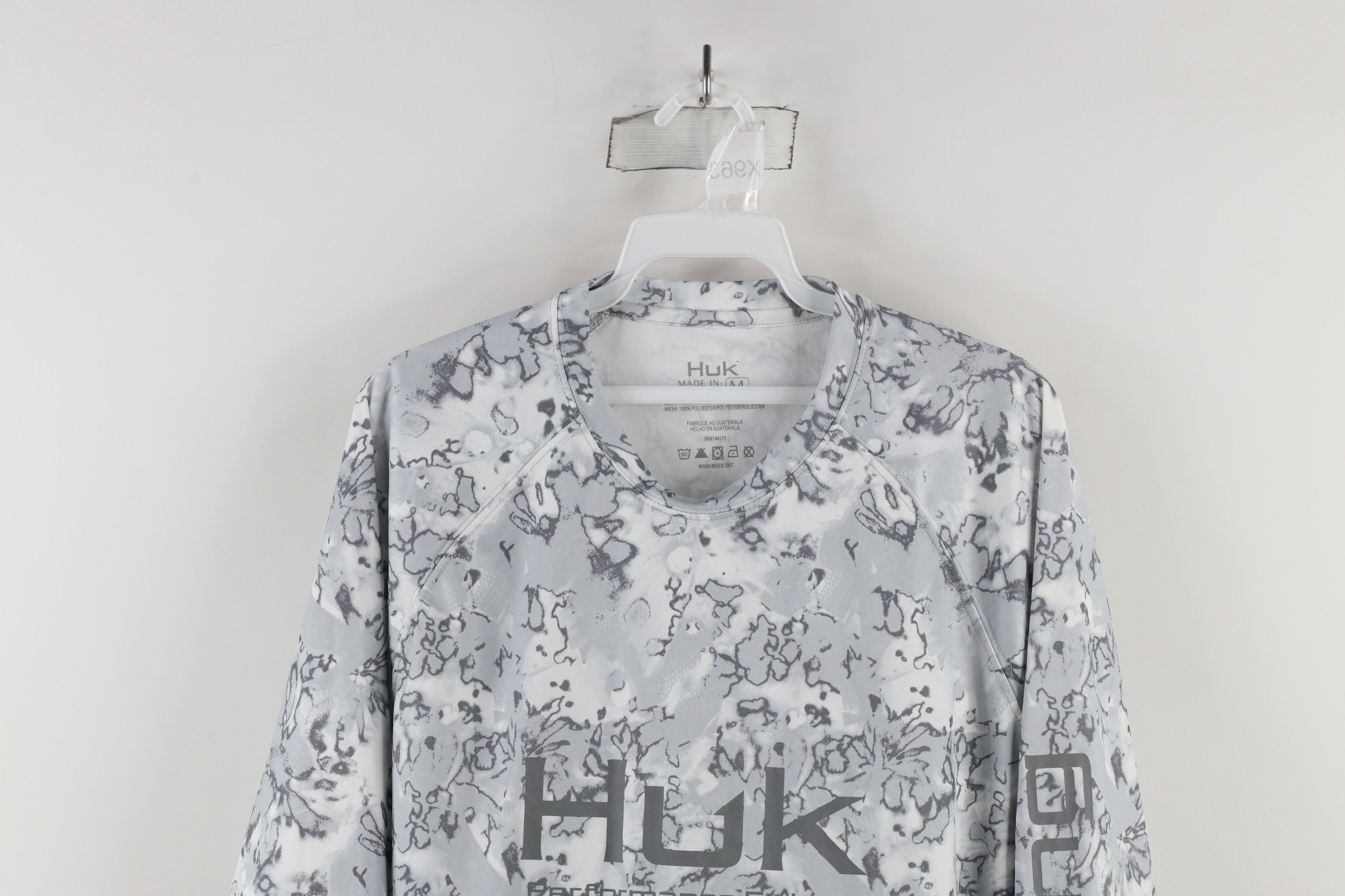 Vintage Huk Performance Fishing Crew Fin Flats Long Sleeve T-Shirt Size US M / EU 48-50 / 2 - 2 Thumbnail