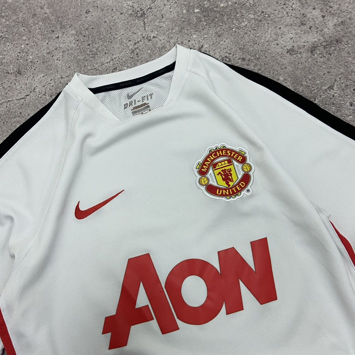 Vintage Vintage 00s Manchester United Training jersey white nike y2k Size US M / EU 48-50 / 2 - 6 Thumbnail