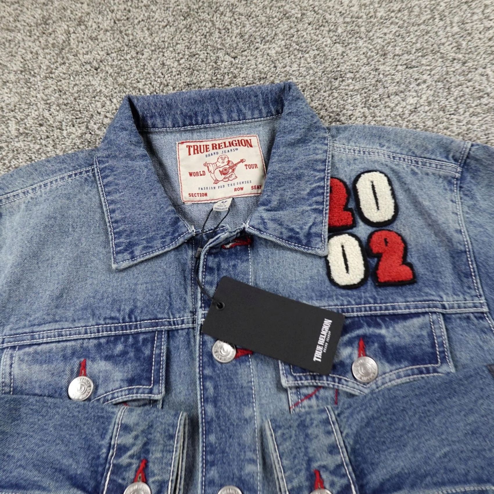 True Religion TRUE RELIGION Jacket Mens L Blue Denim Jean Trucker Coat Varsity Patch Y2K Jacket Mens L Blue Denim Trucker Coat Varsity Patch Y2K Size US 33 - 3 Thumbnail