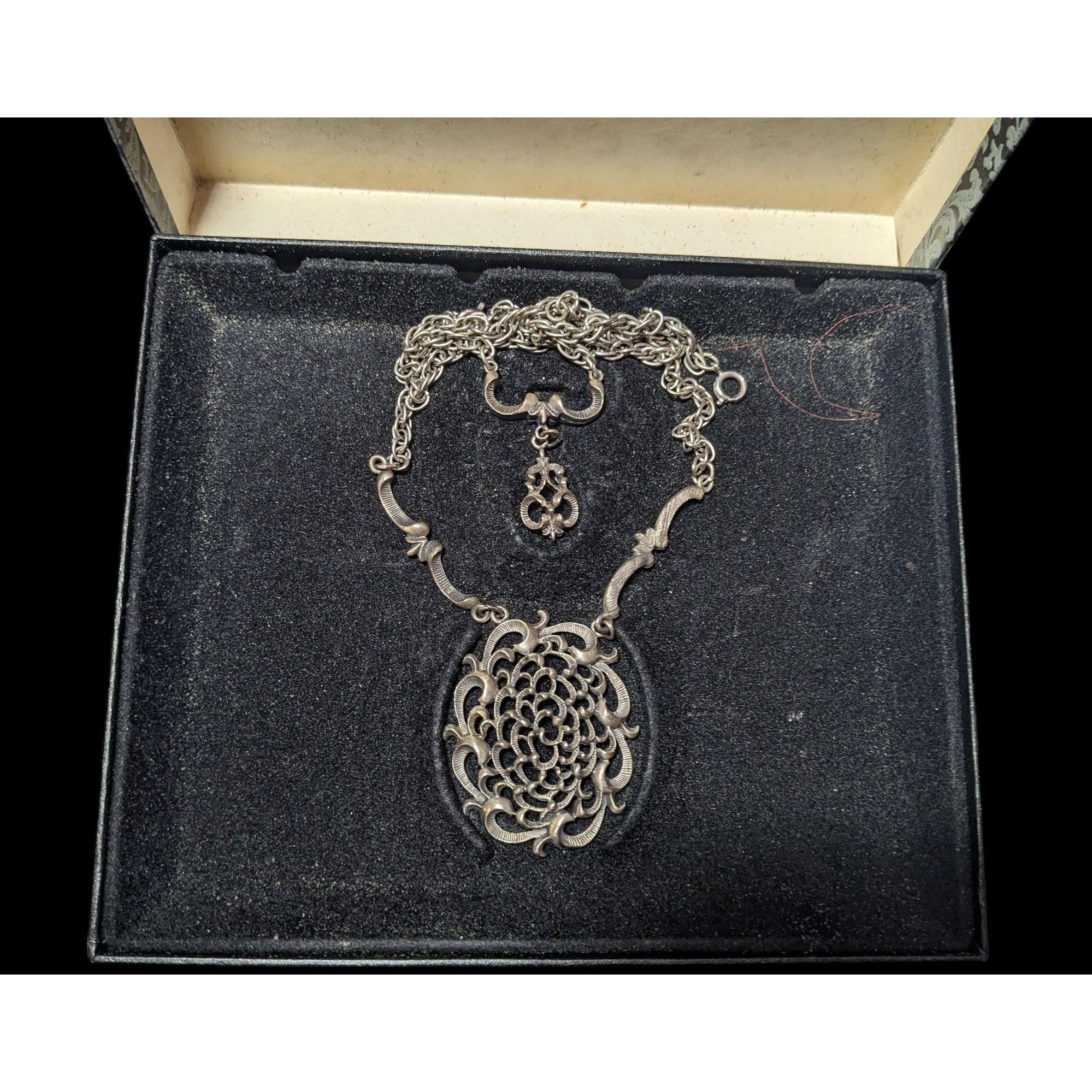 Other Vintage 70s Amway Spanish Scroll Silver Tone Necklace And Br Size ONE SIZE - 3 Thumbnail