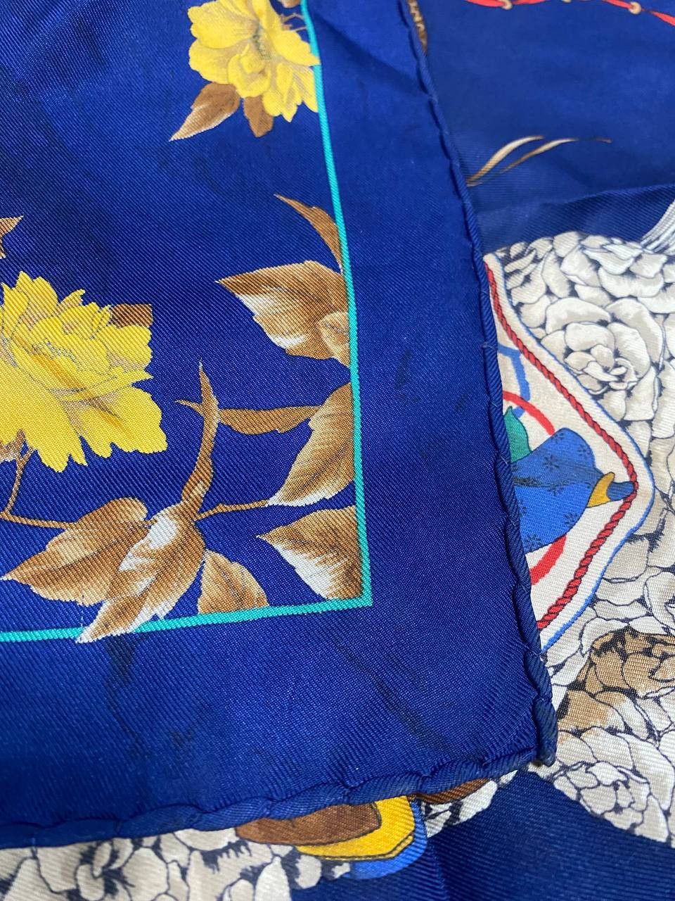 Salvatore Ferragamo Salvatore Ferragamo handkerchief vintage silk scarf Size ONE SIZE - 3 Thumbnail