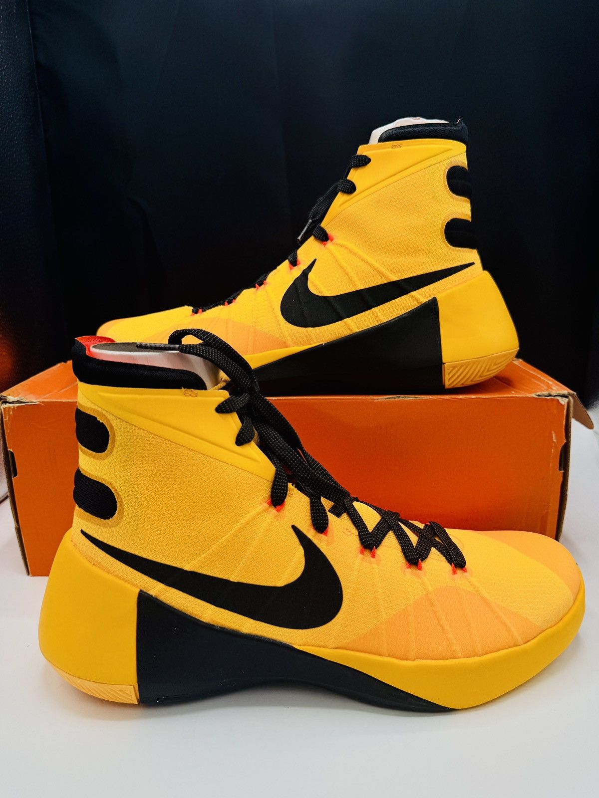 Nike Nike Hyperdunk 2015 Bruce Lee Laser Orange 749561 806 Sz 11 Size US 11 / EU 44 - 1 Thumbnail