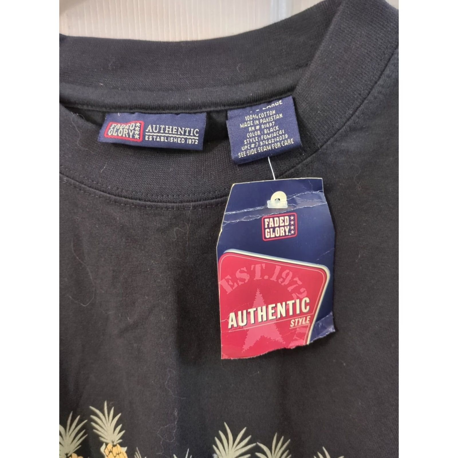 Faded Glory VINTAGE Faded Glory Pineapple T-Shirt Mens Crewneck L Black Double-Sided 90s Beach Retro Tropical Fruit Shirt Size US L / EU 52-54 / 3 - 3 Thumbnail