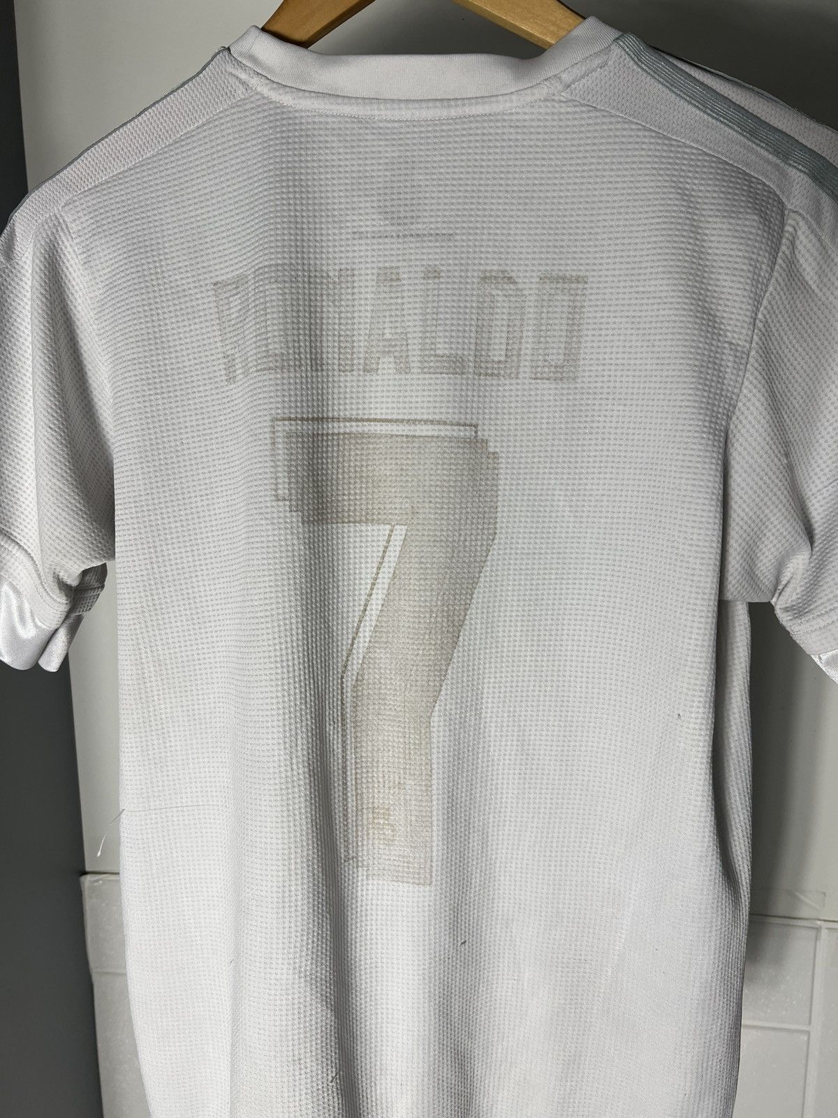 Vintage ADIDAS FC REAL MADRID SPAIN SOCCER JERSEY RETRO BLOKE Y2K Size US S / EU 44-46 / 1 - 11 Thumbnail