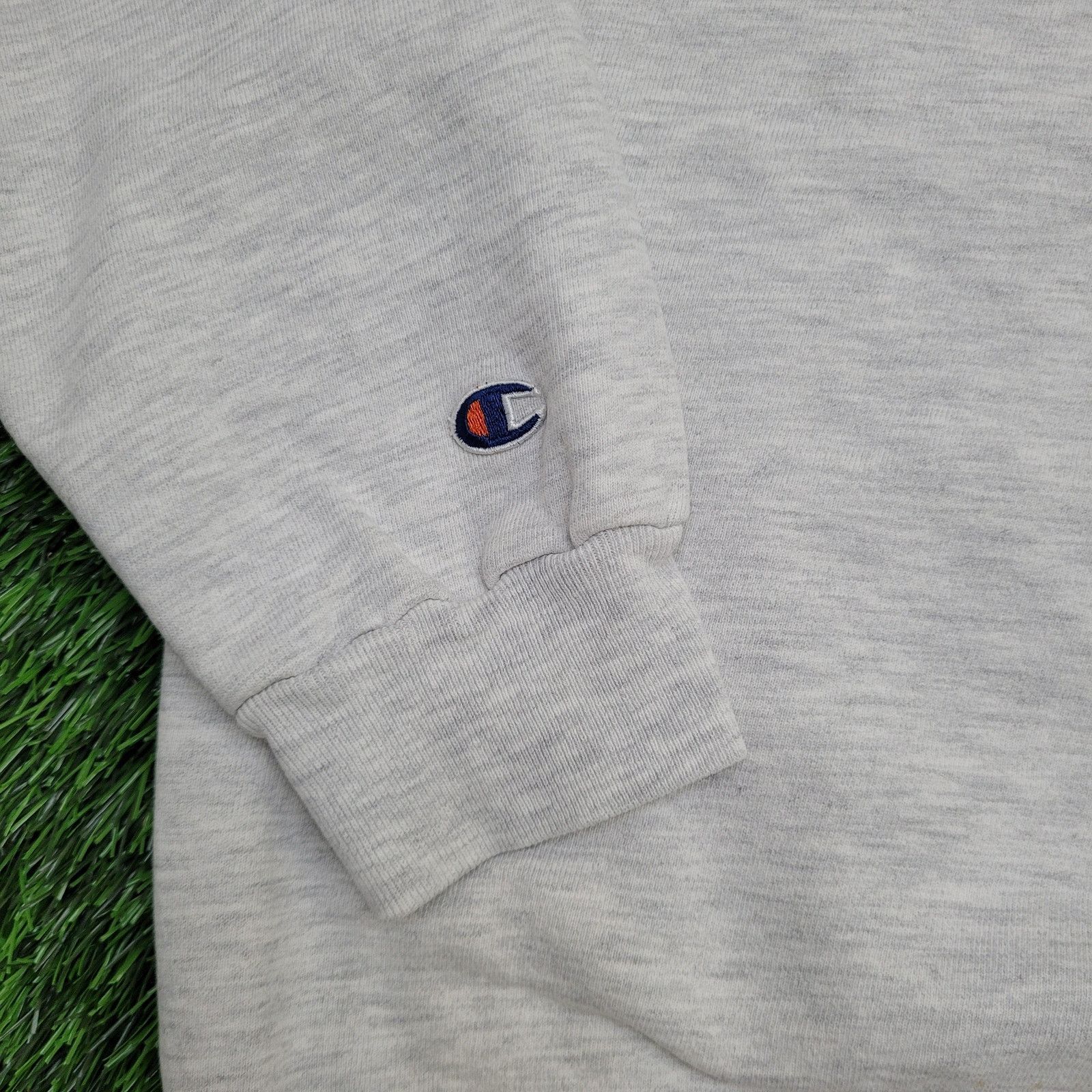 Champion VTG Y2K Champion Boxy Cropped Sweatshirt XL Script Spellout Size XL / US 12-14 / IT 48-50 - 6 Thumbnail