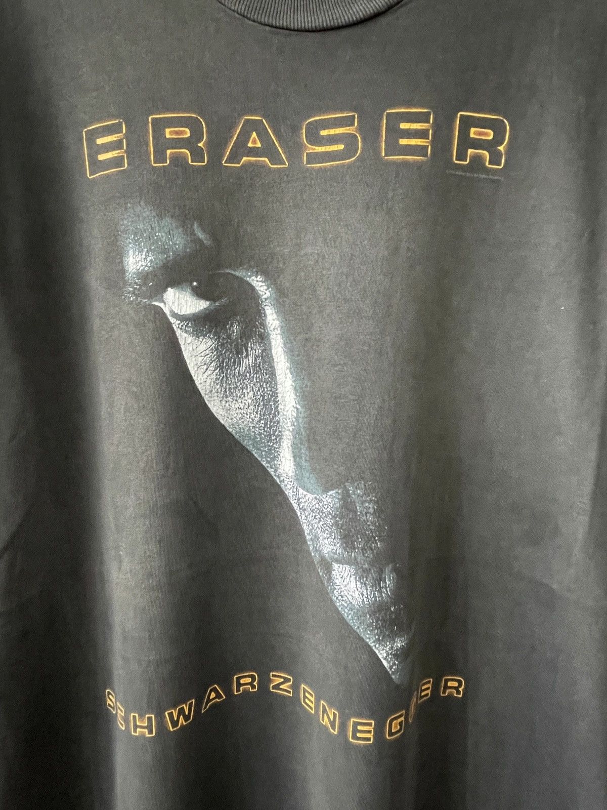 Vintage Vintage Eraser Movie T-Shirt Size US XL / EU 56 / 4 - 8 Thumbnail