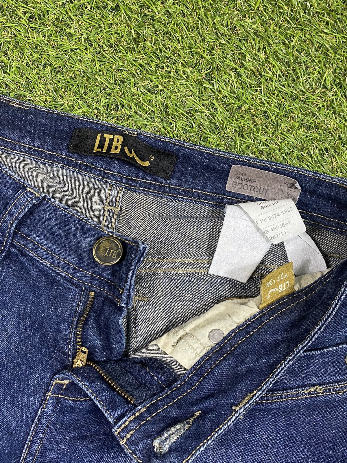 Japanese Brand × Vintage Vintage Y2K Japanese bootcut jeans streetwear size 27x34 Size 27" / US 4 / IT 40 - 8 Thumbnail