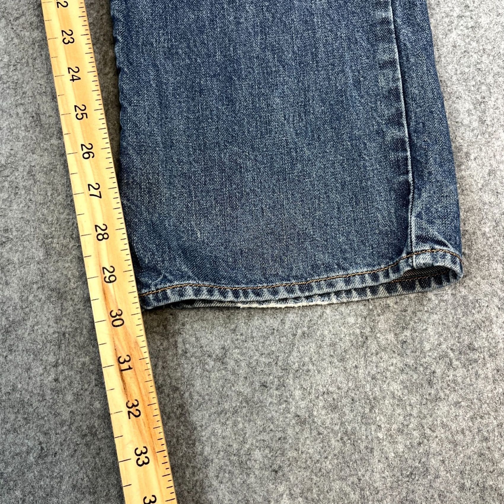 Hugo Boss HUGO BOSS Jeans Regular Straight 34 30 Mid Wash Blue Whiskers Fades Vintage No Colour Blue Medium Denim 5-Pocket Mens Jeans Size US 34 / EU 50 - 4 Thumbnail