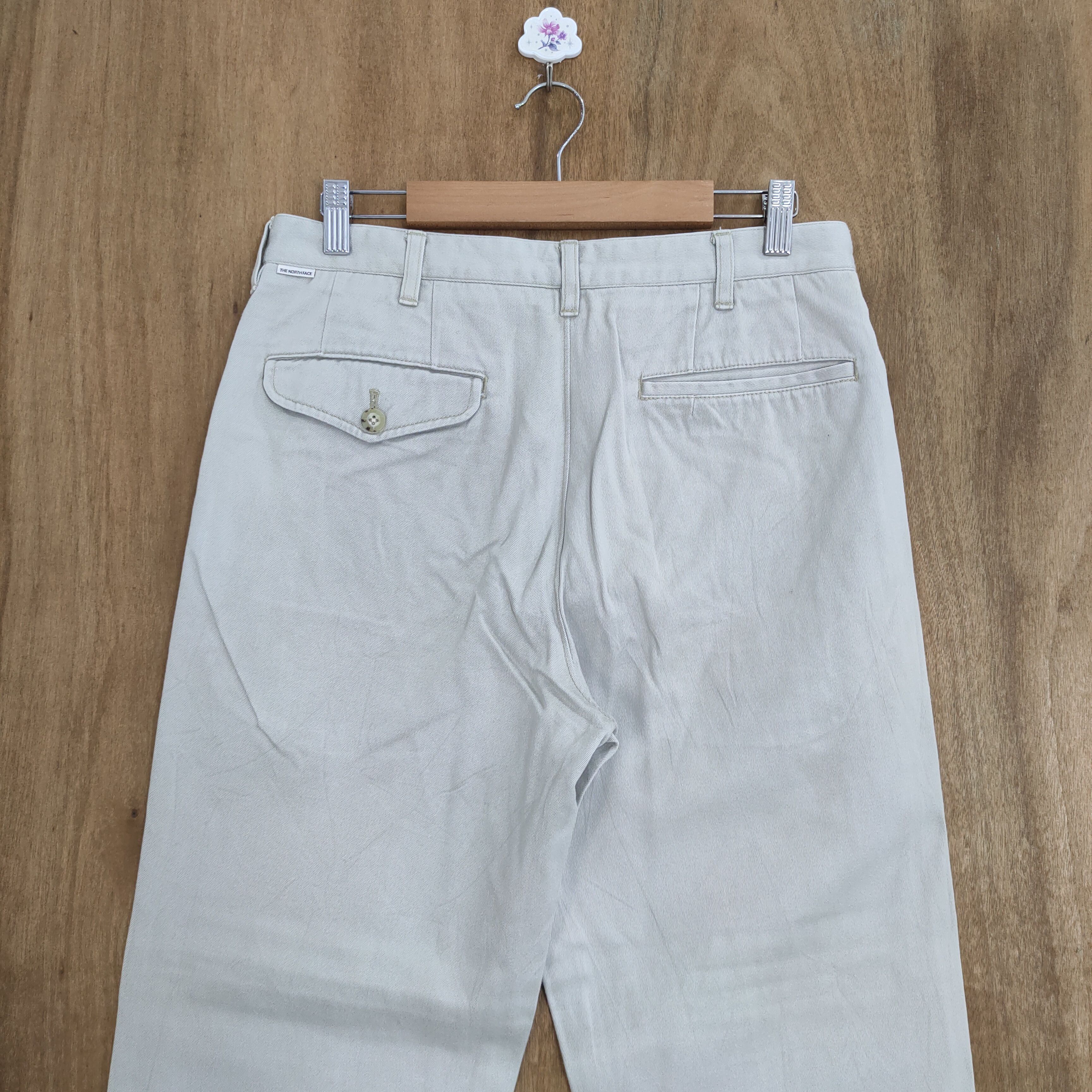 The North Face THE NORTH FACE LIGHT GREY TROUSER CHINO PANTS Size US 30 / EU 46 - 9 Thumbnail