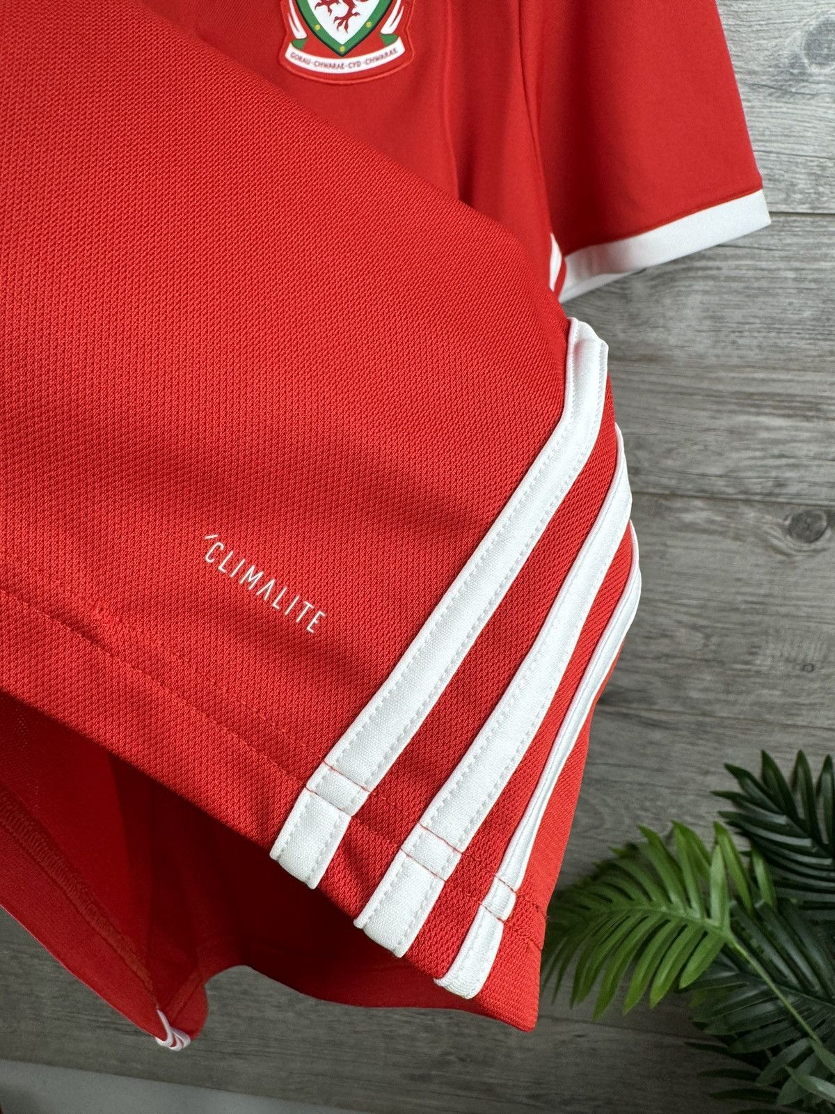 Adidas Adidas Wales Home 2018 Soccer Jersey size XL Size US XL / EU 56 / 4 - 6 Thumbnail