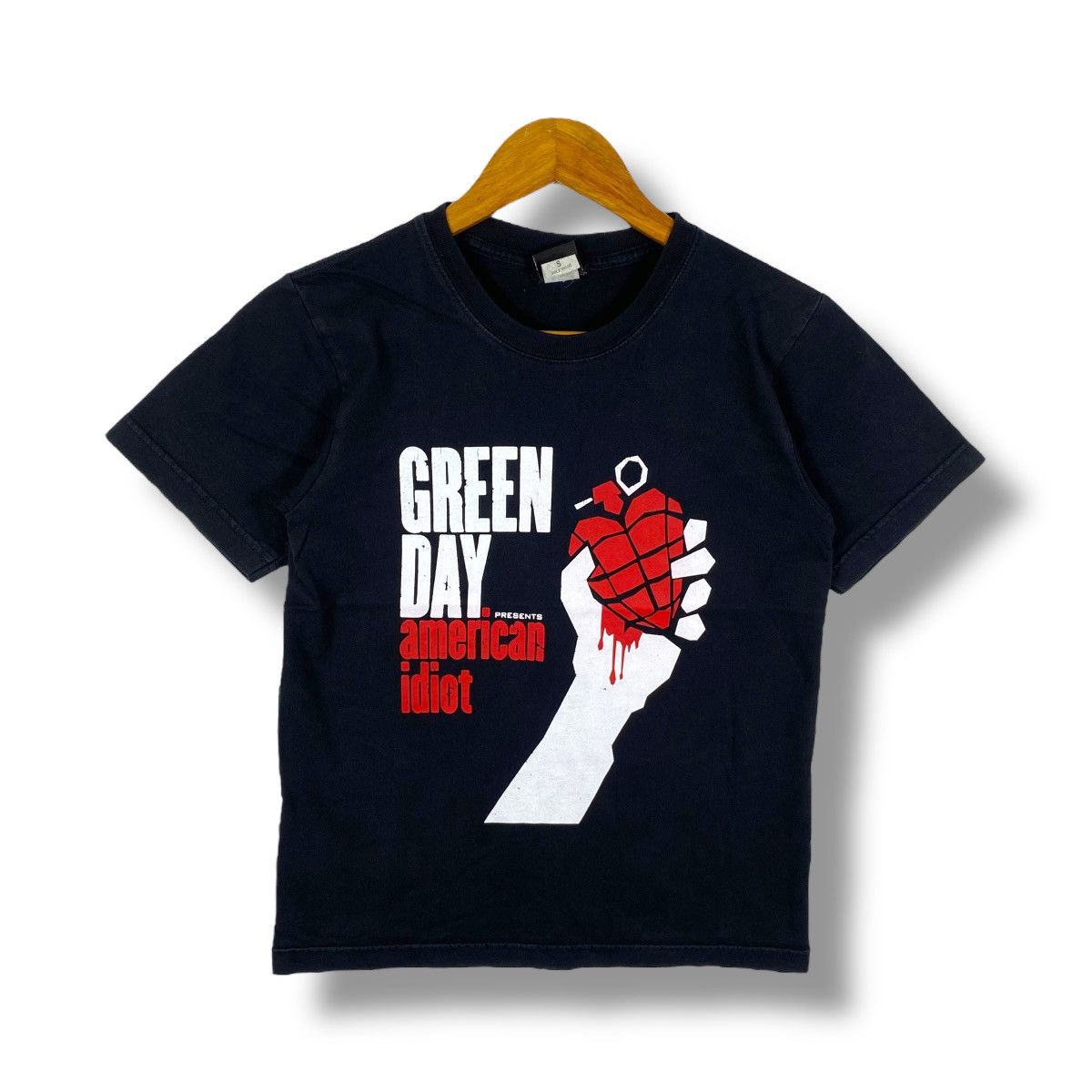 Band Tees Vintage 00's GREEN DAY American Idiot Album Band Tee Shirt Size US S / EU 44-46 / 1 - 1 Thumbnail