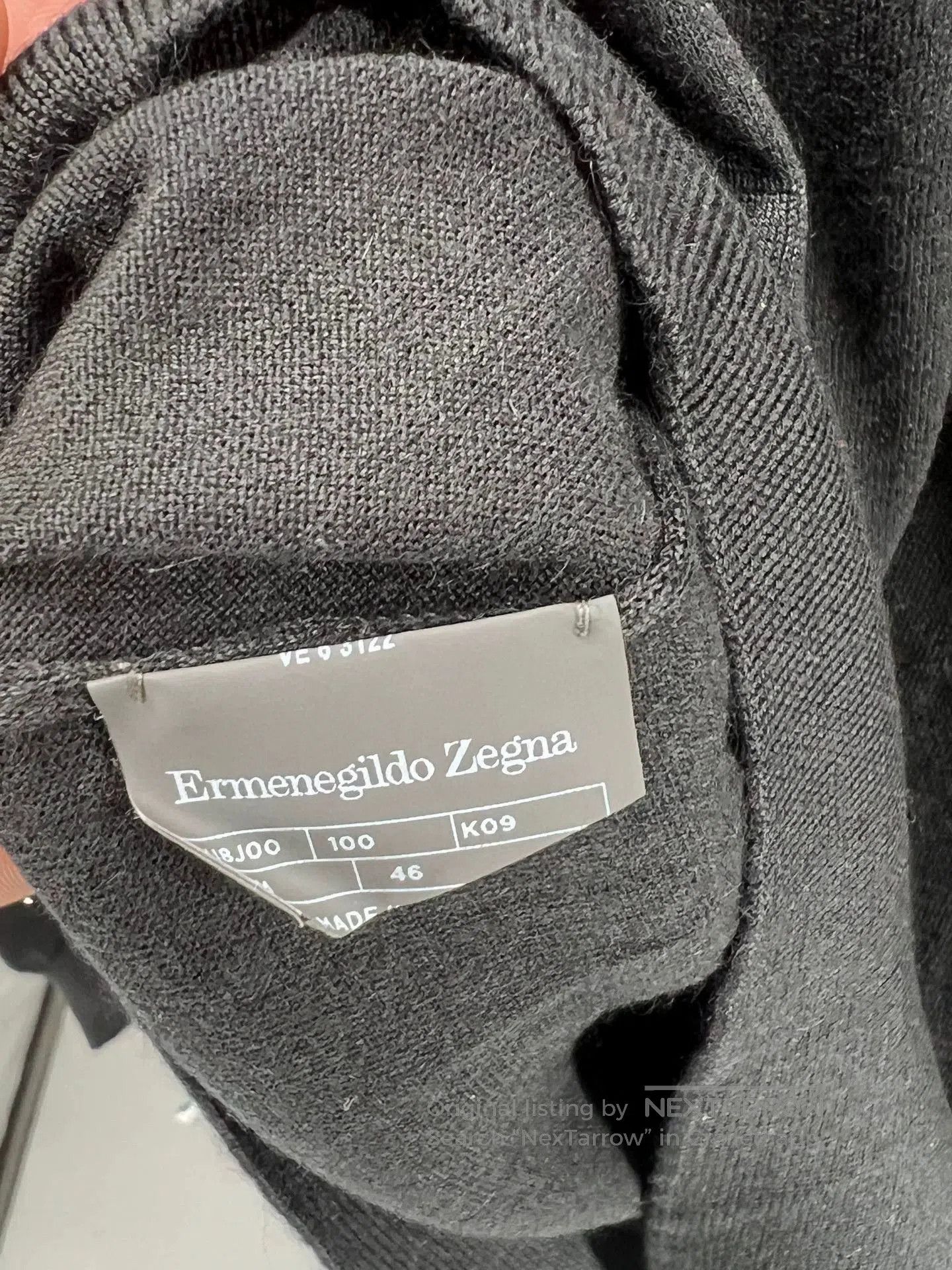 Ermenegildo Zegna black cashmere silk blend V-neck sweater. Size US M / EU 48-50 / 2 - 5 Thumbnail