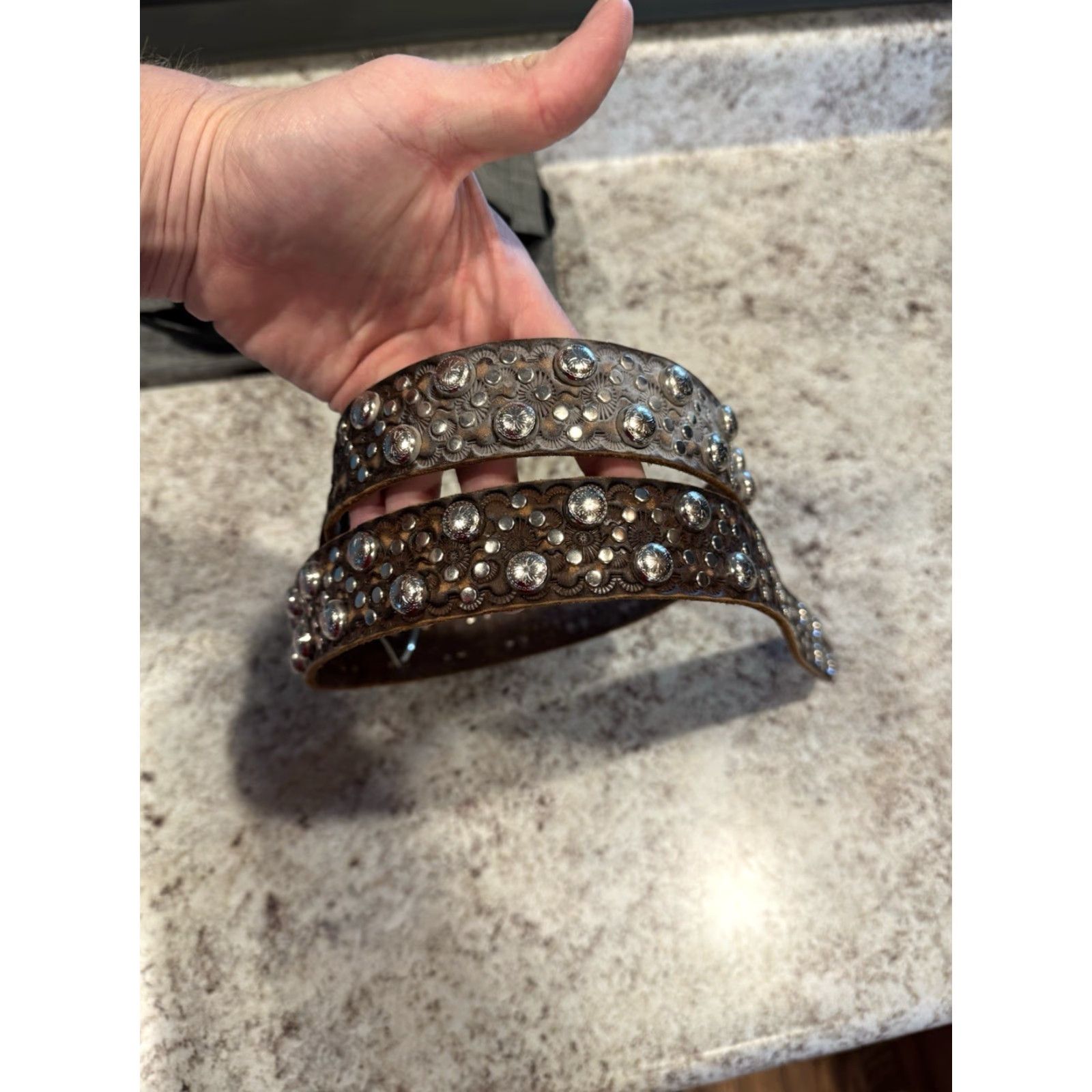 Ariat Ariat Western Belt L 1.5 in Leather Brown Mens Brown 1.5 in New Studded Tooled Western Cowboy Belt Mens L Size ONE SIZE - 6 Thumbnail