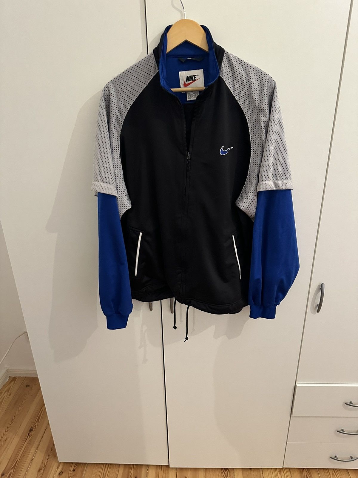 Nike Nike Air Jacke Windbreaker Size L Retro Vintage Track Size US L / EU 52-54 / 3 - 2 Thumbnail