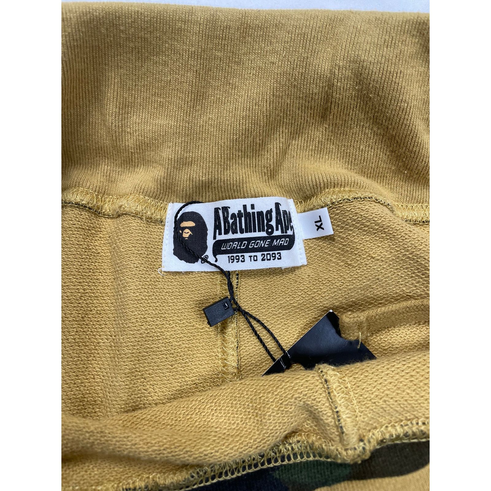Bape 1st Camo Sweat Shorts Size US 40 / EU 56 - 5 Thumbnail