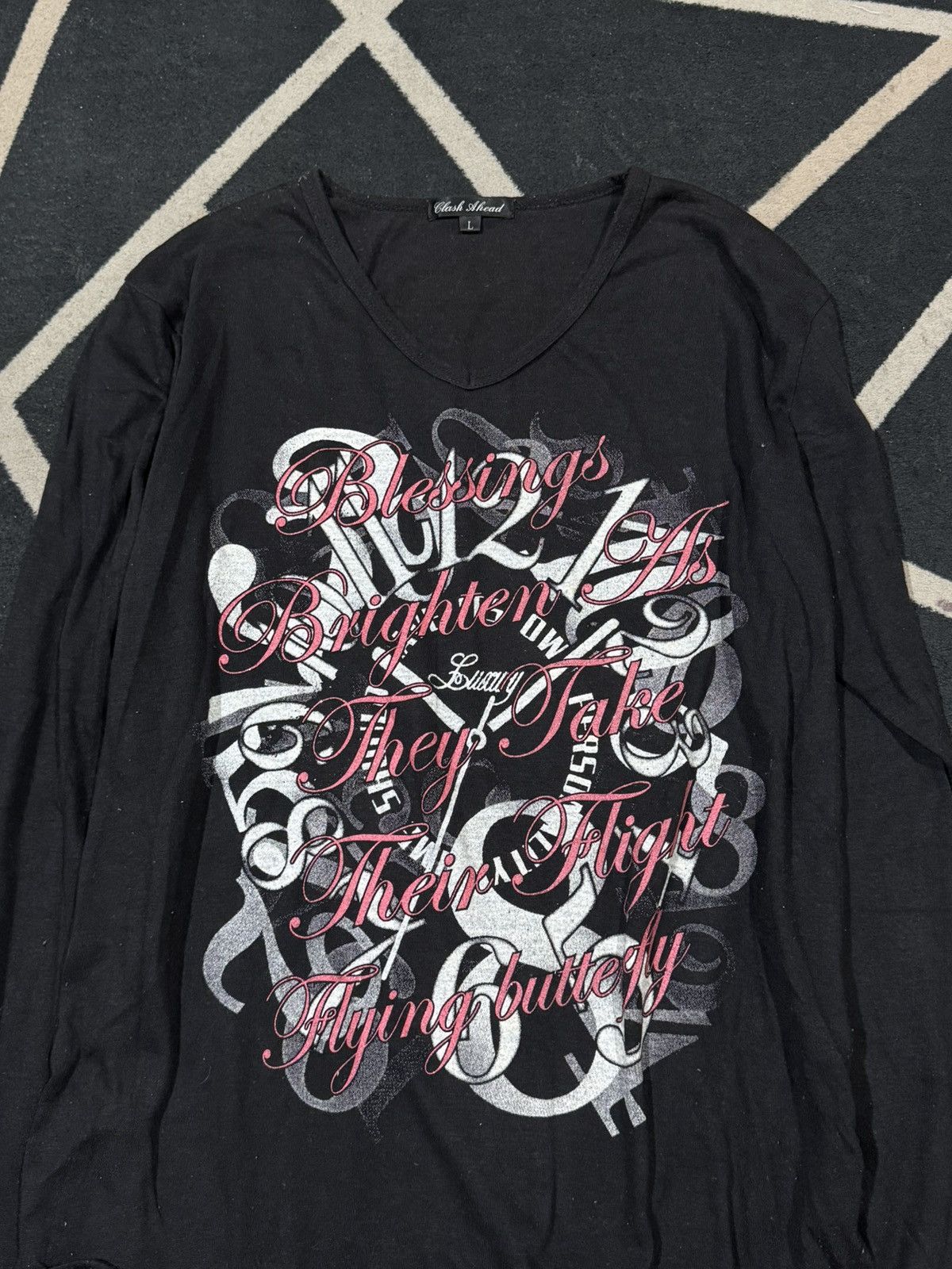 If Six Was Nine JAPANESE POEM WATCH CLASH AHEAD LONG SLEEVE Size US L / EU 52-54 / 3 - 2 Thumbnail