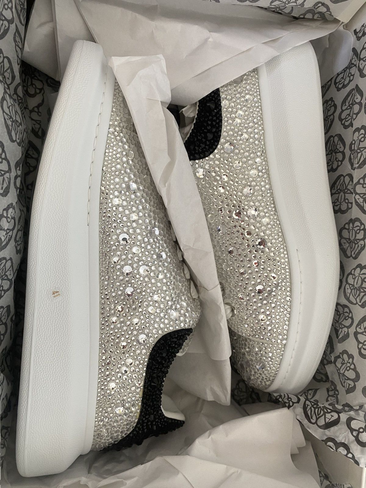 Alexander McQueen Alexander McQueen Crystal Embellishment sneakers Size US 8 / EU 41 - 2 Thumbnail