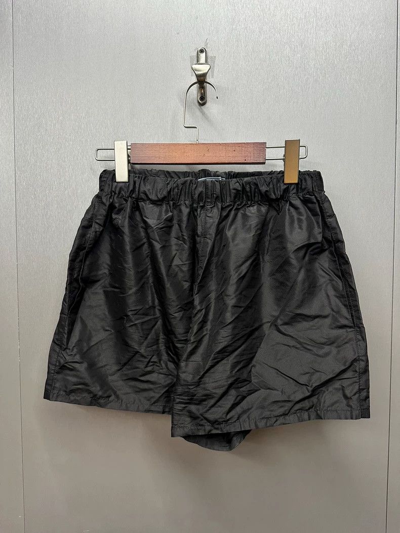 Prada Prada Mulberry silk shorts 2502-Nextarrow Size US 40 / EU 56 - 2 Thumbnail