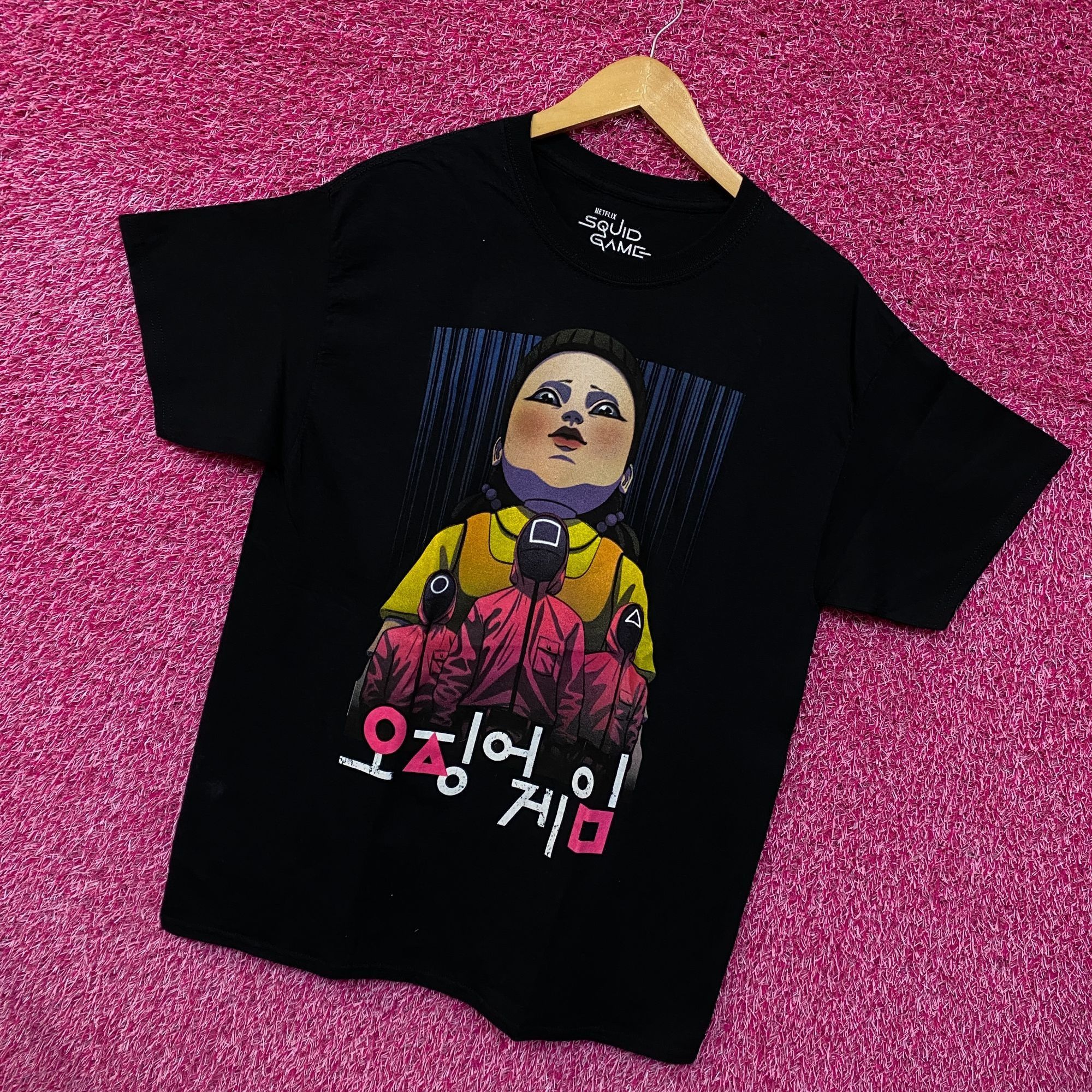 Other Squid Game Red Light Green Light Game Netflix Sereis Tee L Size US L / EU 52-54 / 3 - 3 Thumbnail