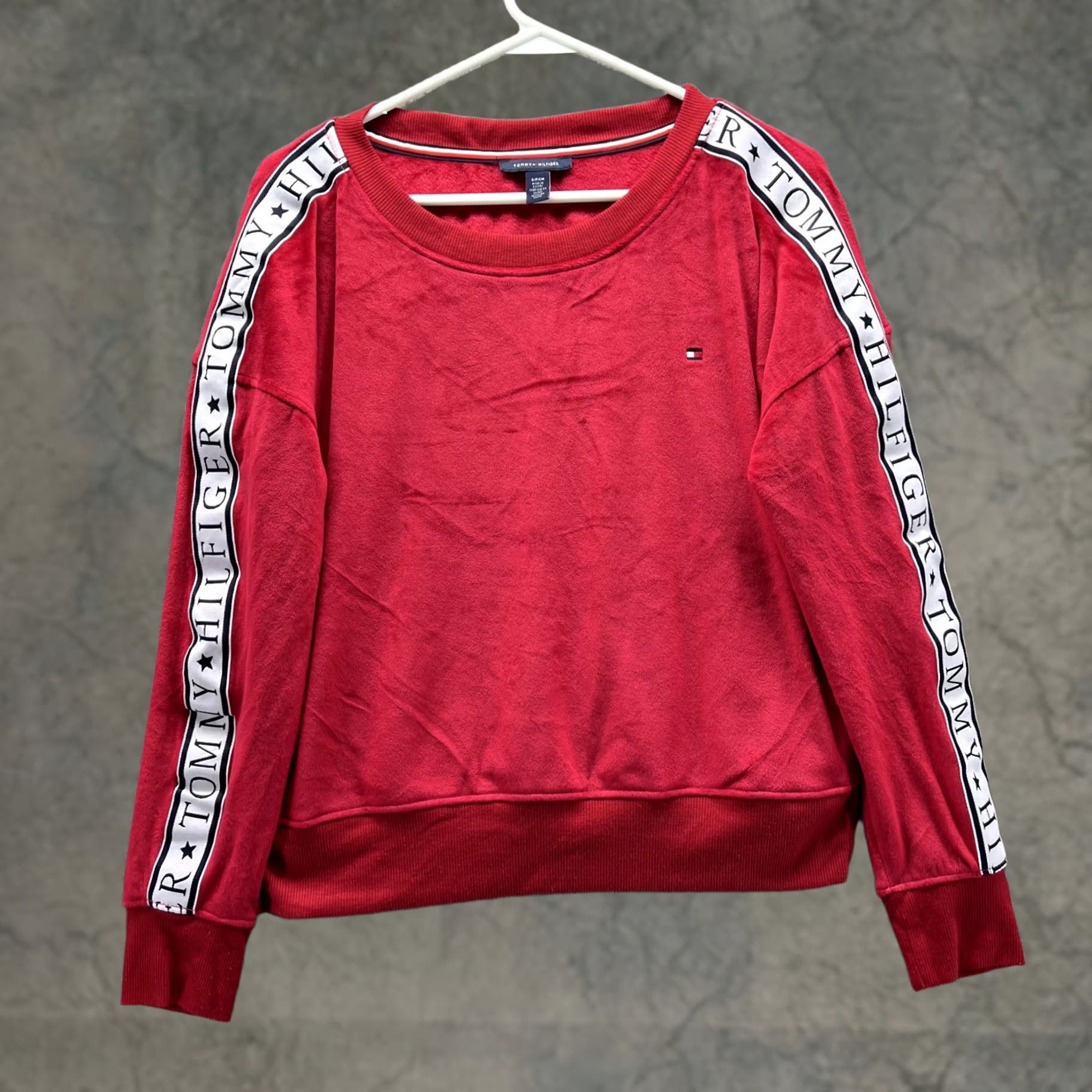 Tommy Hilfiger Tommy Hilfiger Sweater Women Small Red Crew Neck Fleece Pullover Logo Classic Knit Sweatshirt Pullover All Seasons Size S / US 4 / IT 40 - 1 Thumbnail