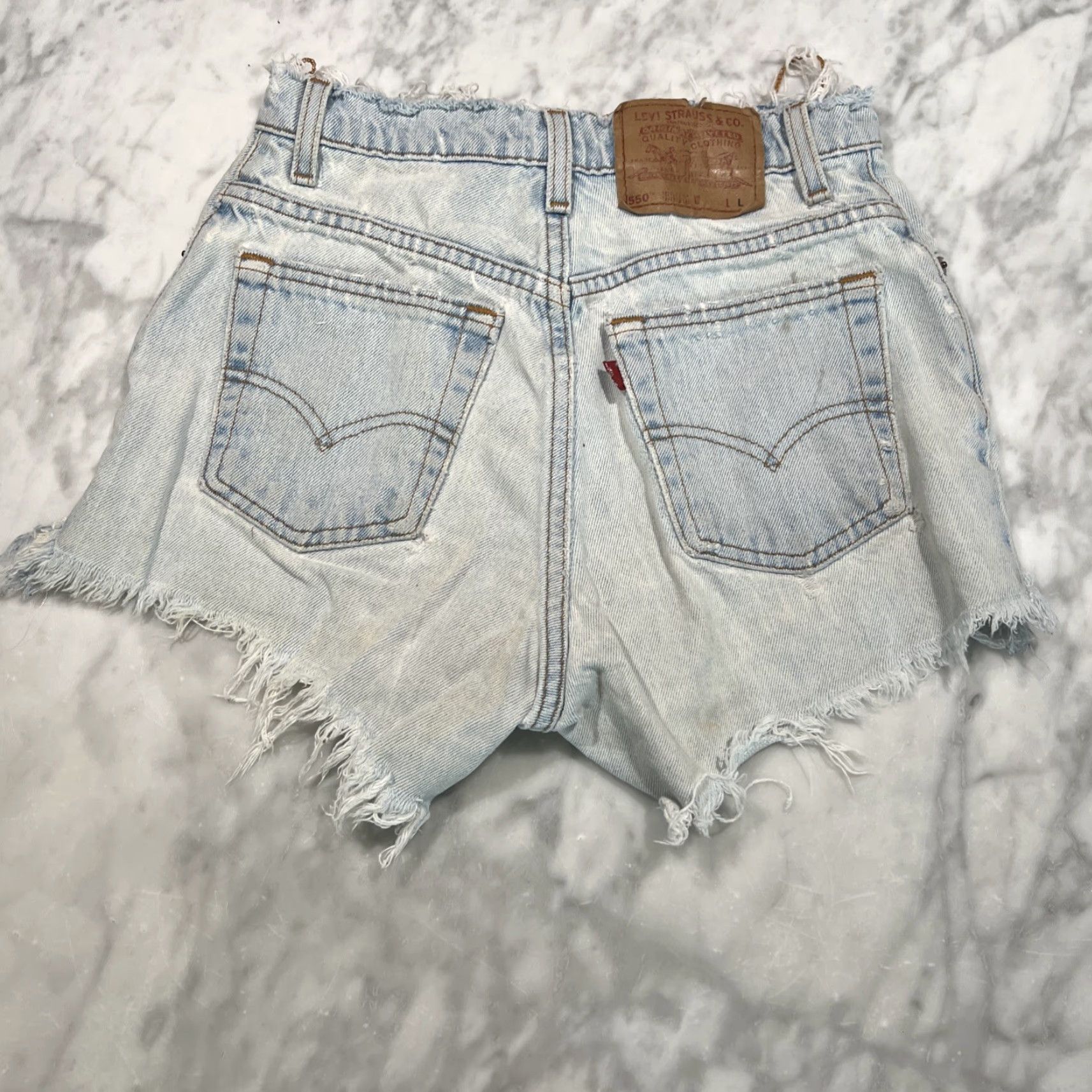 Levi's VINTAGE Levi's Denim Jean Shorts Womens 26 Waist 3” Inseam Daisy Dukes Trashed Denim Shorts Jeans Daisy Duke Cut-Off 60s 70s 80s Womens Size 28" / US 6 / IT 42 - 4 Thumbnail