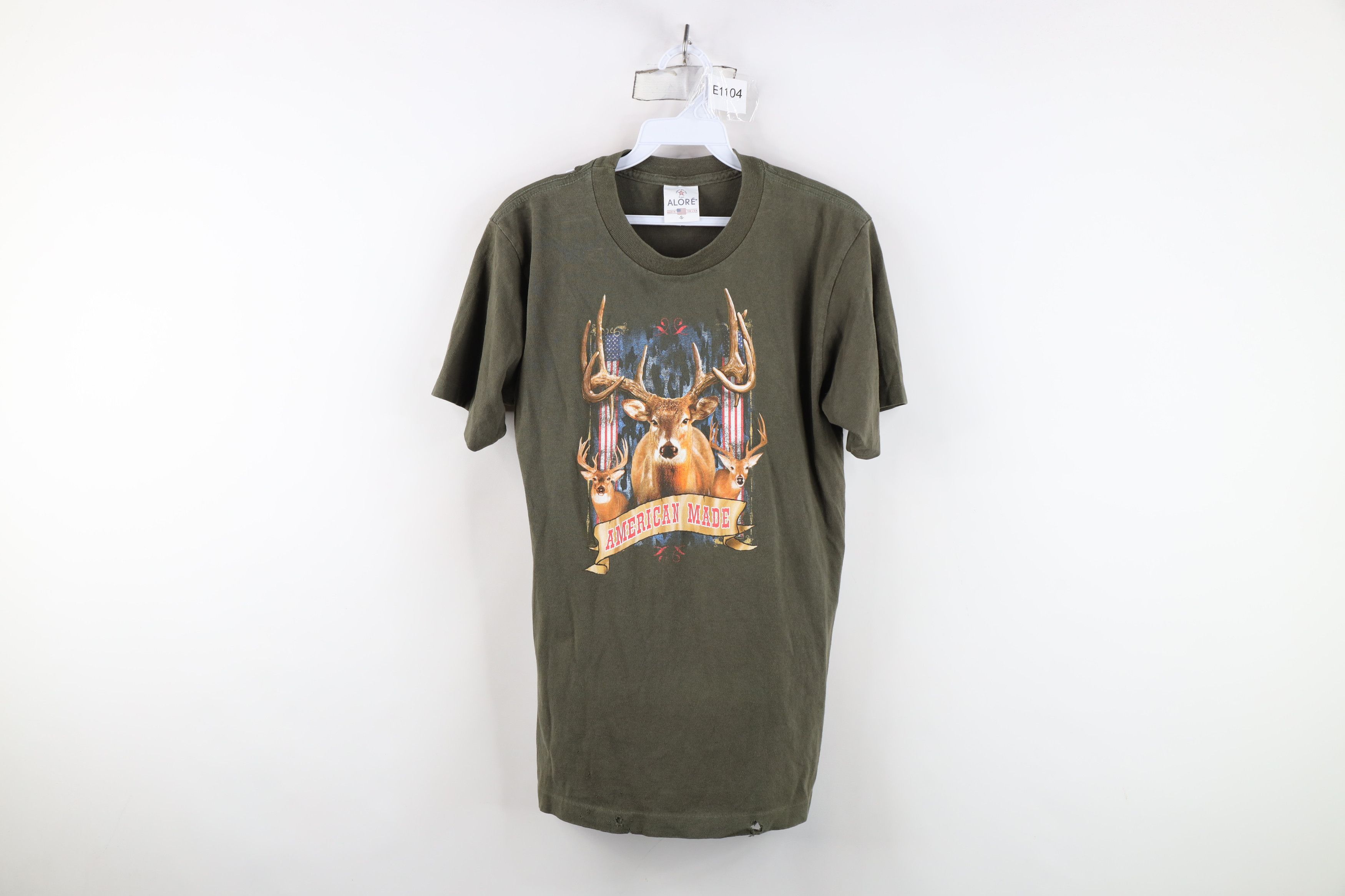 Vintage Vintage 90s Streetwear American Made Deer Buck T-Shirt USA Size US S / EU 44-46 / 1 - 1 Thumbnail