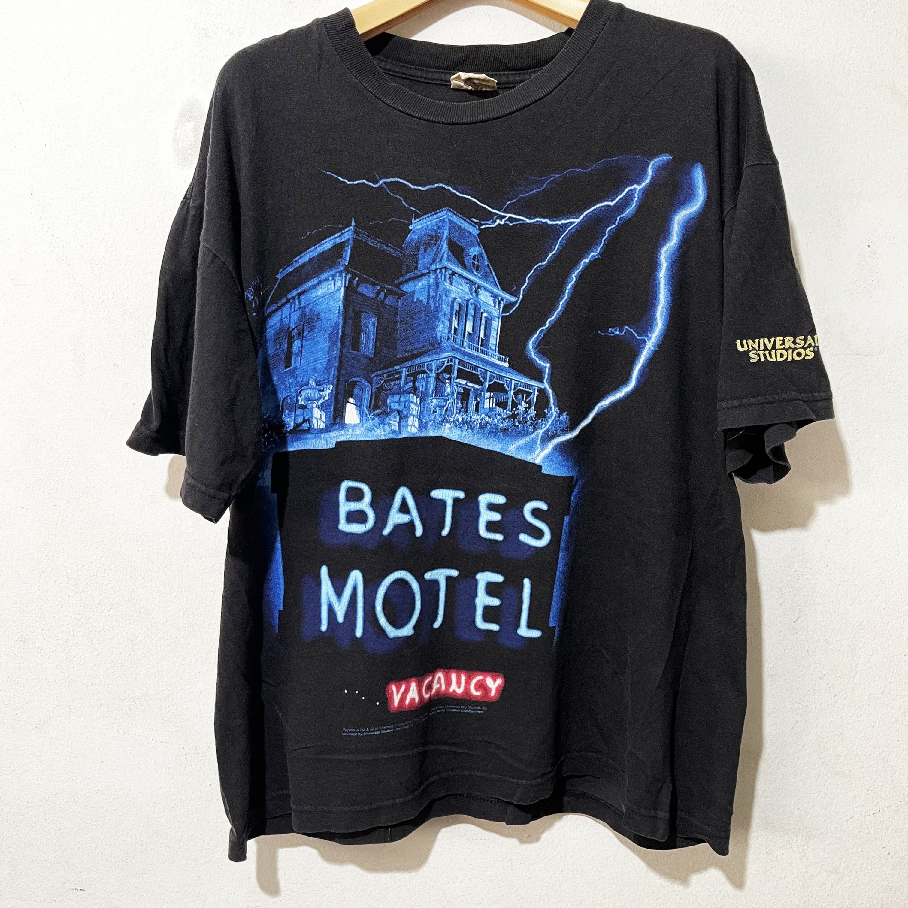 Universal Studios × Vintage Vintage 90s Bates Motel Shirt Size US M / EU 48-50 / 2 - 1 Thumbnail
