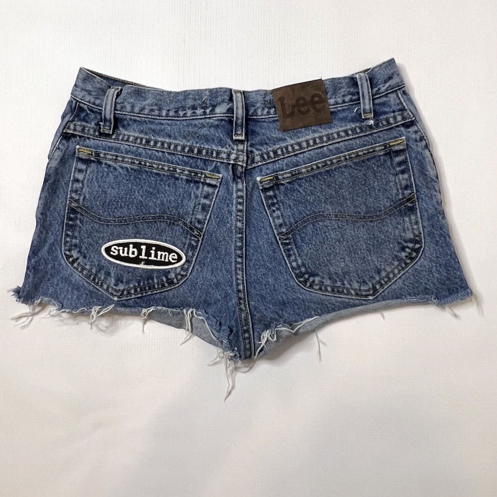 Vintage Womens Lee High Rise Classic Denim Mom Blue Jeans Shorts Size 30 Sublime Patch Size 30" / US 8 / IT 44 - 2 Thumbnail