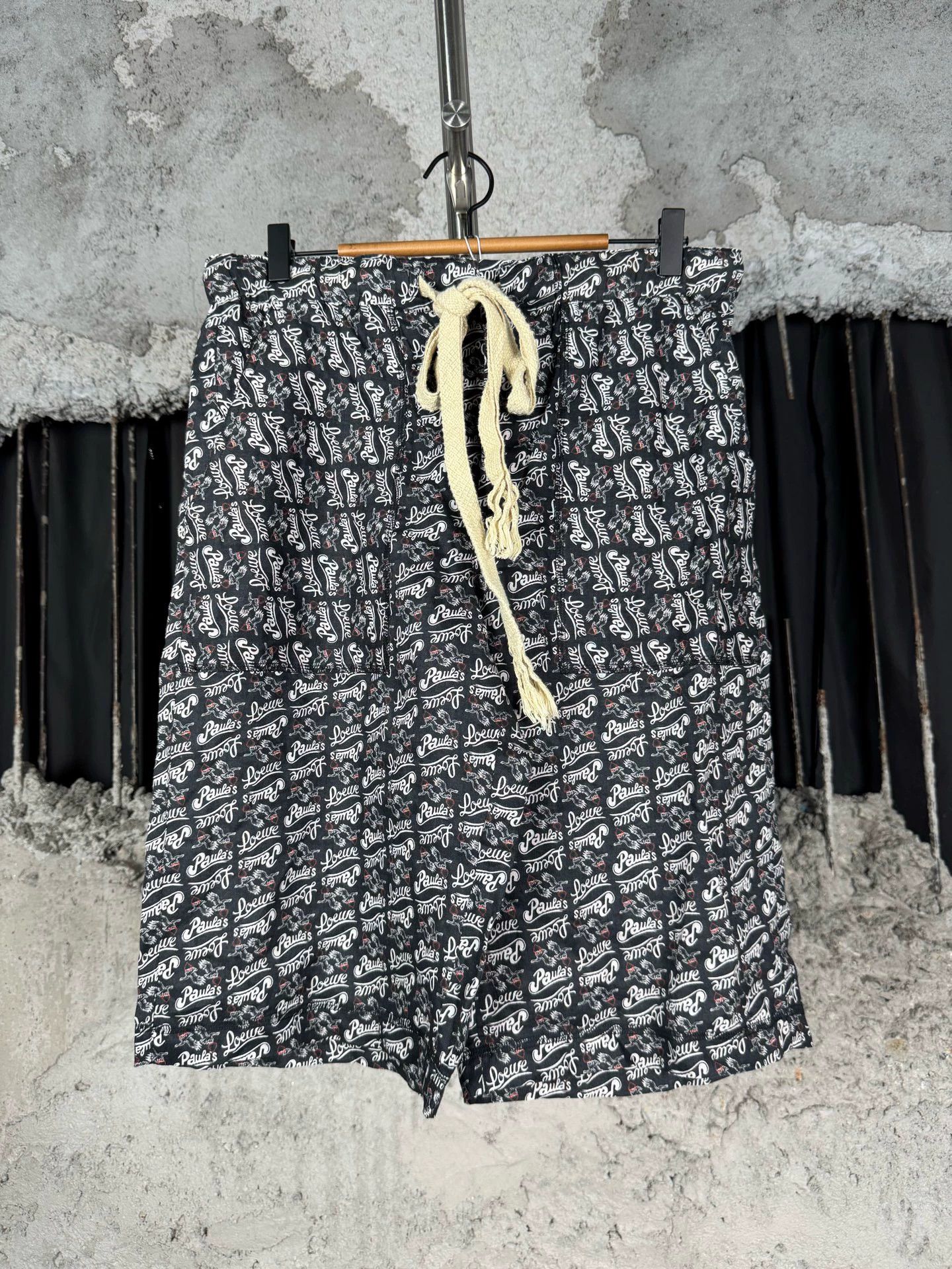 Loewe Loewe New Size M Short Size US 32 / EU 48 - 1 Thumbnail